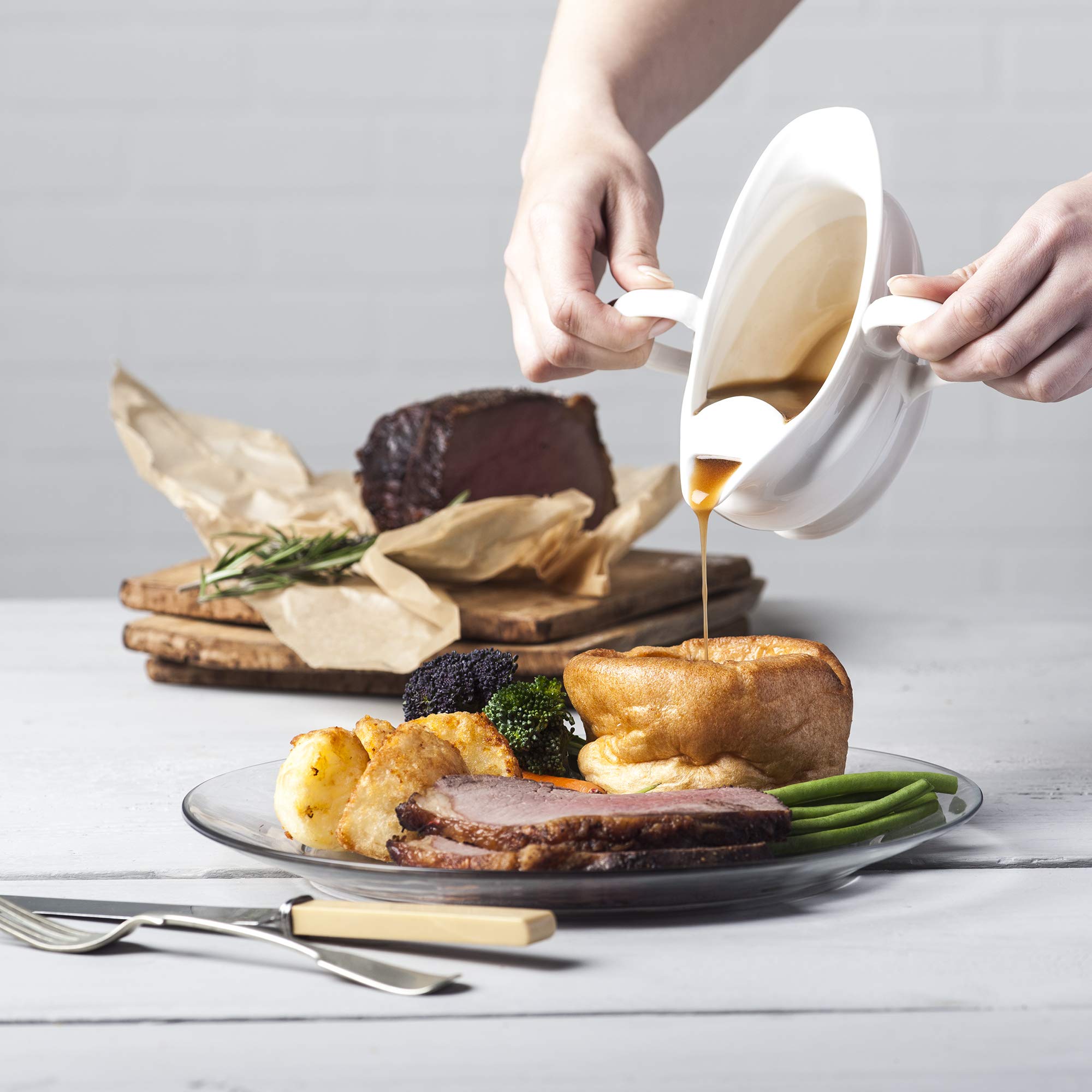 Wm Bartleet & Sons 1750 T308 Traditional Porcelain Gravy Fat Separator Boat 300Ml-White, White