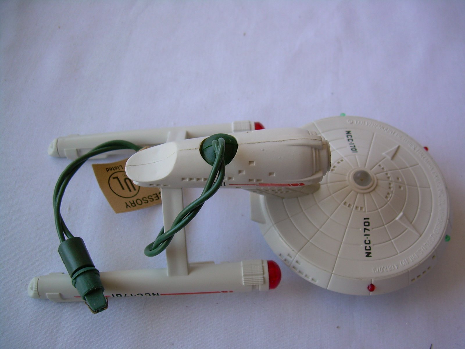Star Trek Starship Enterprise (Saucer Lights Blink) by Hallmark