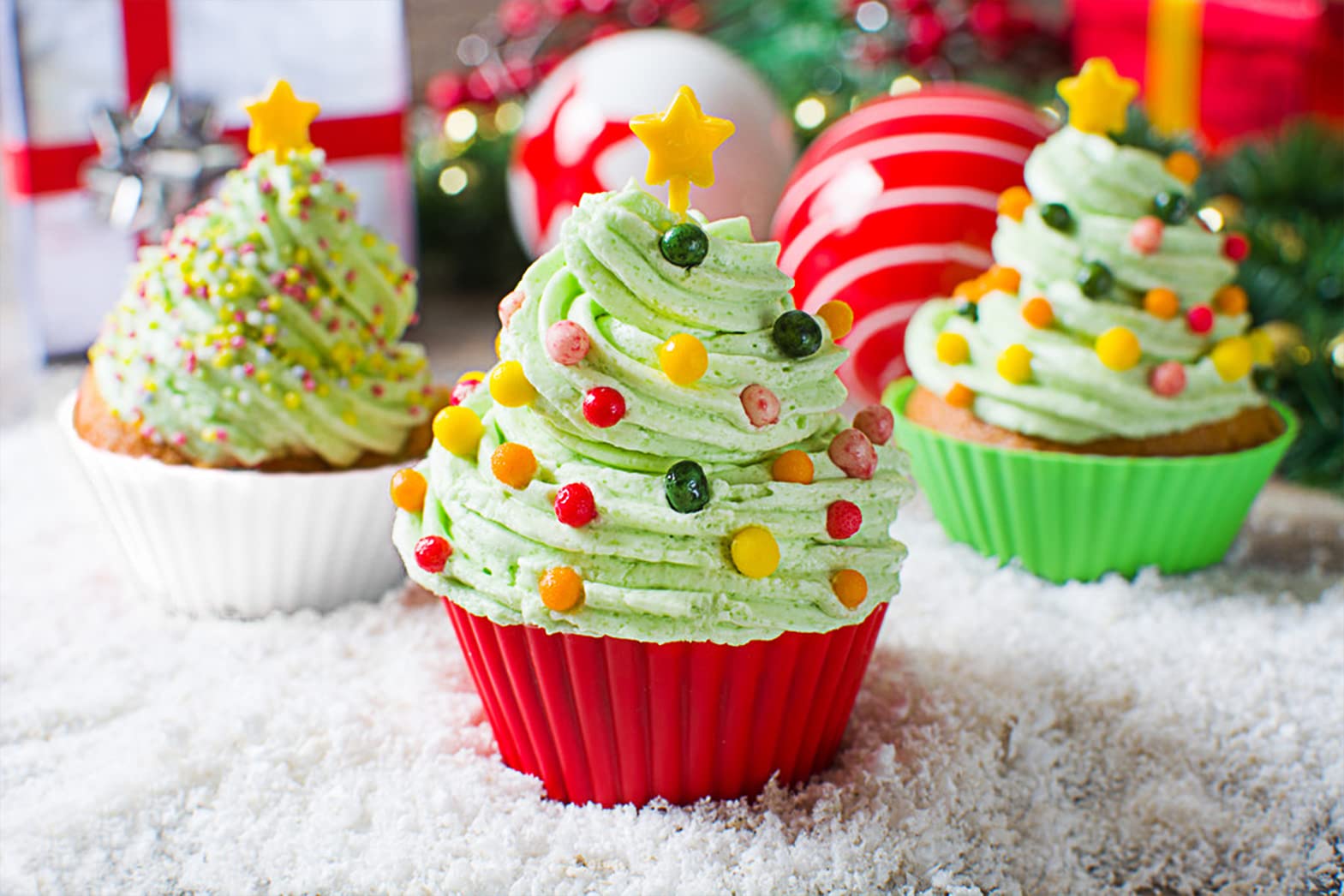 Silicone Cupcake Baking Cups - 24 Pieces Reusable, Muffin Liners, White, Red And Green, Bpa Free, Dishwasher Safe Myfurtive Baki