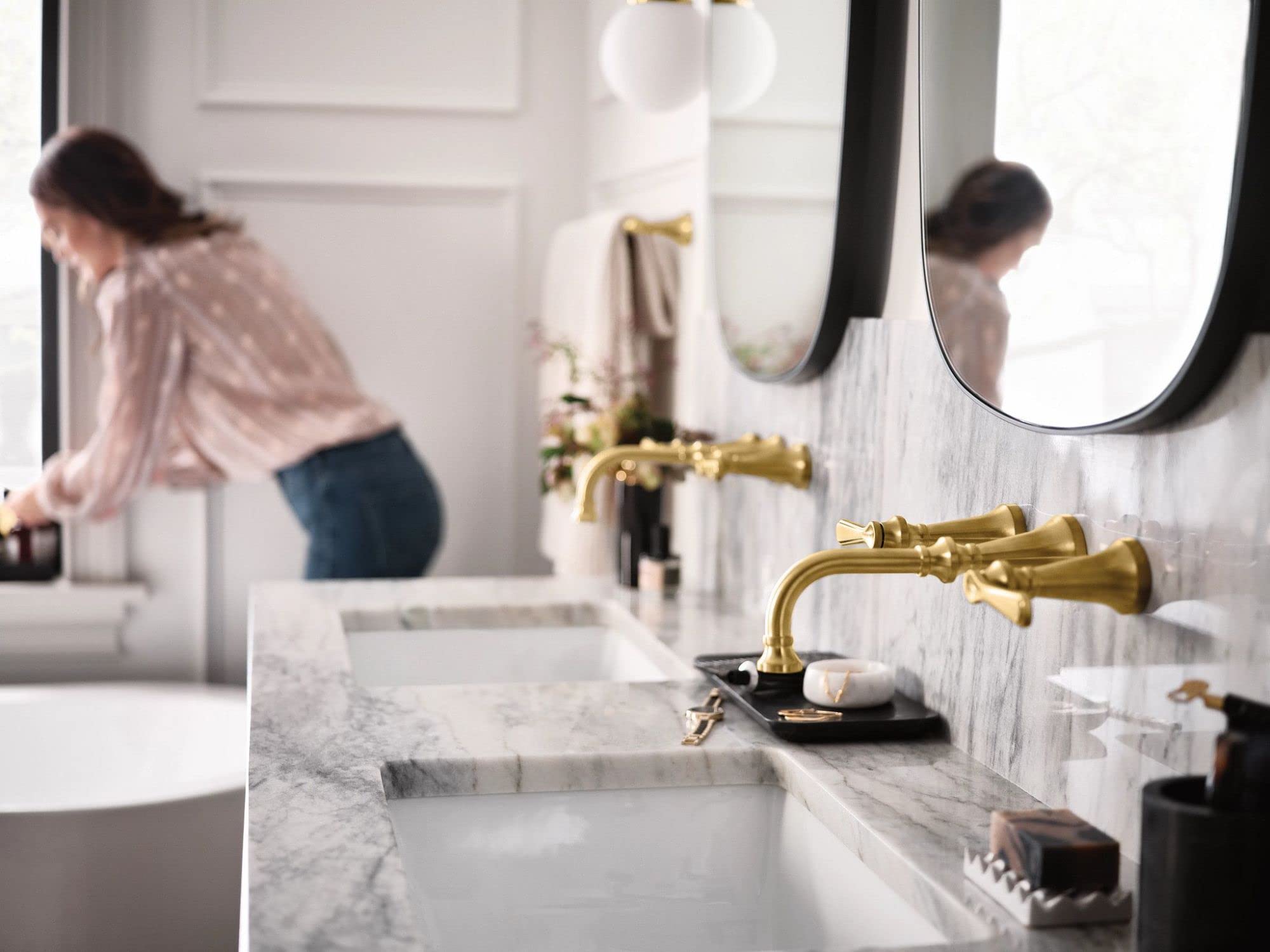 Moen Yb0524Bg Colinet 24-Inch Single -Towel Bar, Brushed Gold