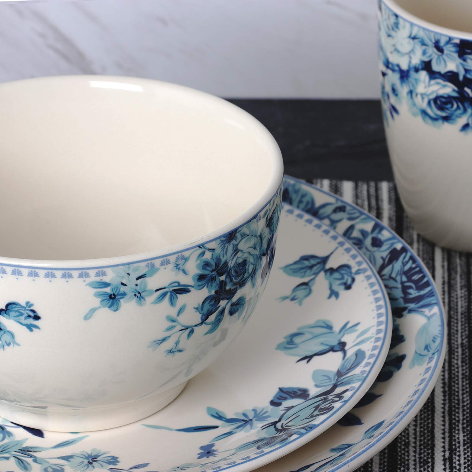 Elama Traditional Blue And White 16 Piece Dinnerware Set