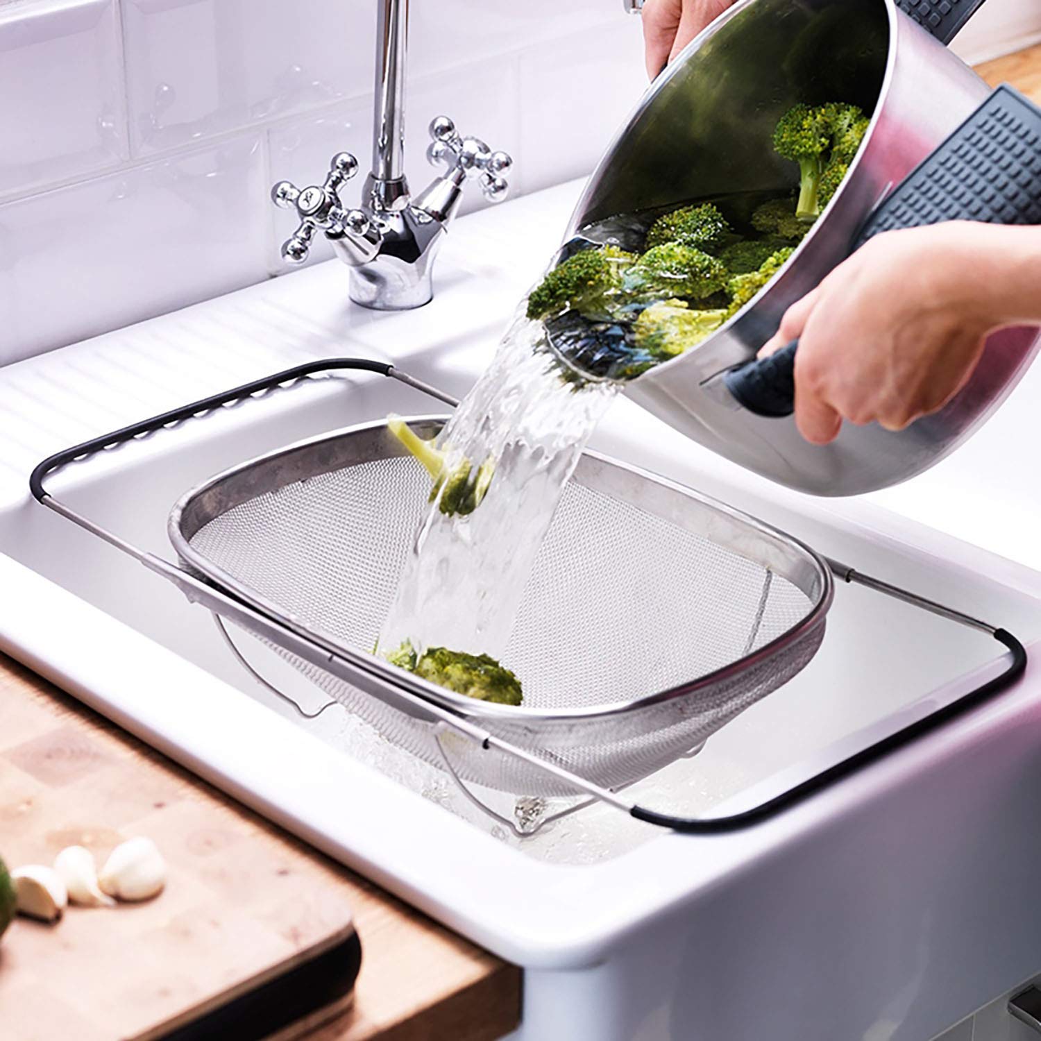 Over The Sink Stainless Steel Oval Colander with Expandable Rubber Grip Handles Strainers  Fine Mesh Strainer Basket Kitchen 6 Quarts Colander for Strain  Drain  Rinse Fruits  Vegetables