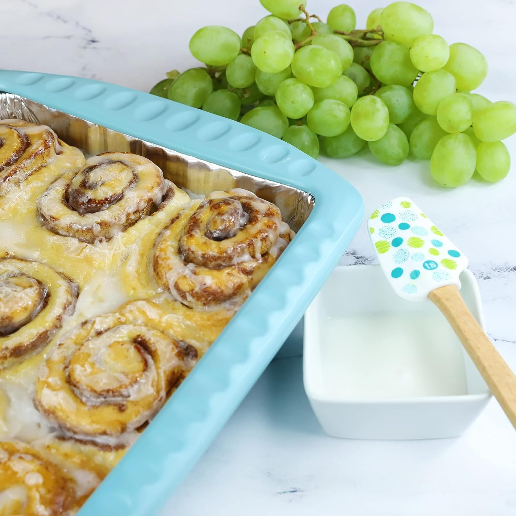 FOIL DECOR Casserole Carrier for 9x13 Foil Pans, Heat Resistant, BPA Free, Charcoal Color, Includes 1 Foil Pan