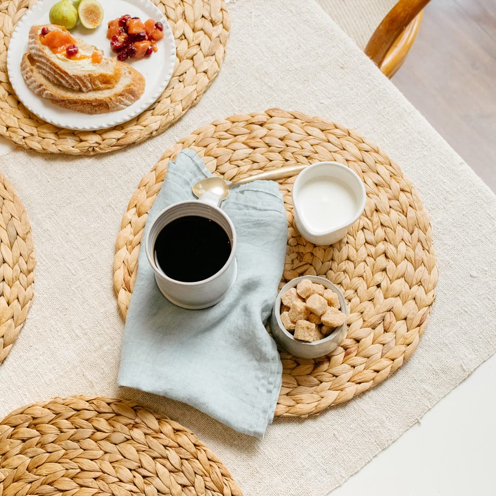 Artera Round Woven Placemats - Set Of 8, Natural Wicker Placemats, Water Hyacinth Straw Braided Placemats, Heat Resistant Non-Sl