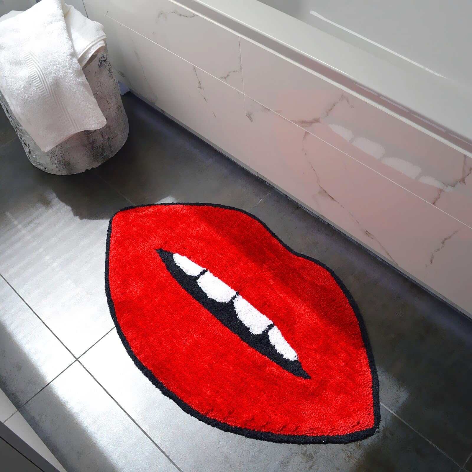 Ukeler Red Lip Bath Mat For Bathroom Cool Decorative Kids Bedroom Rugs Non-Slip Washable Cute Bathroom Rugs Accent Small Area Ru