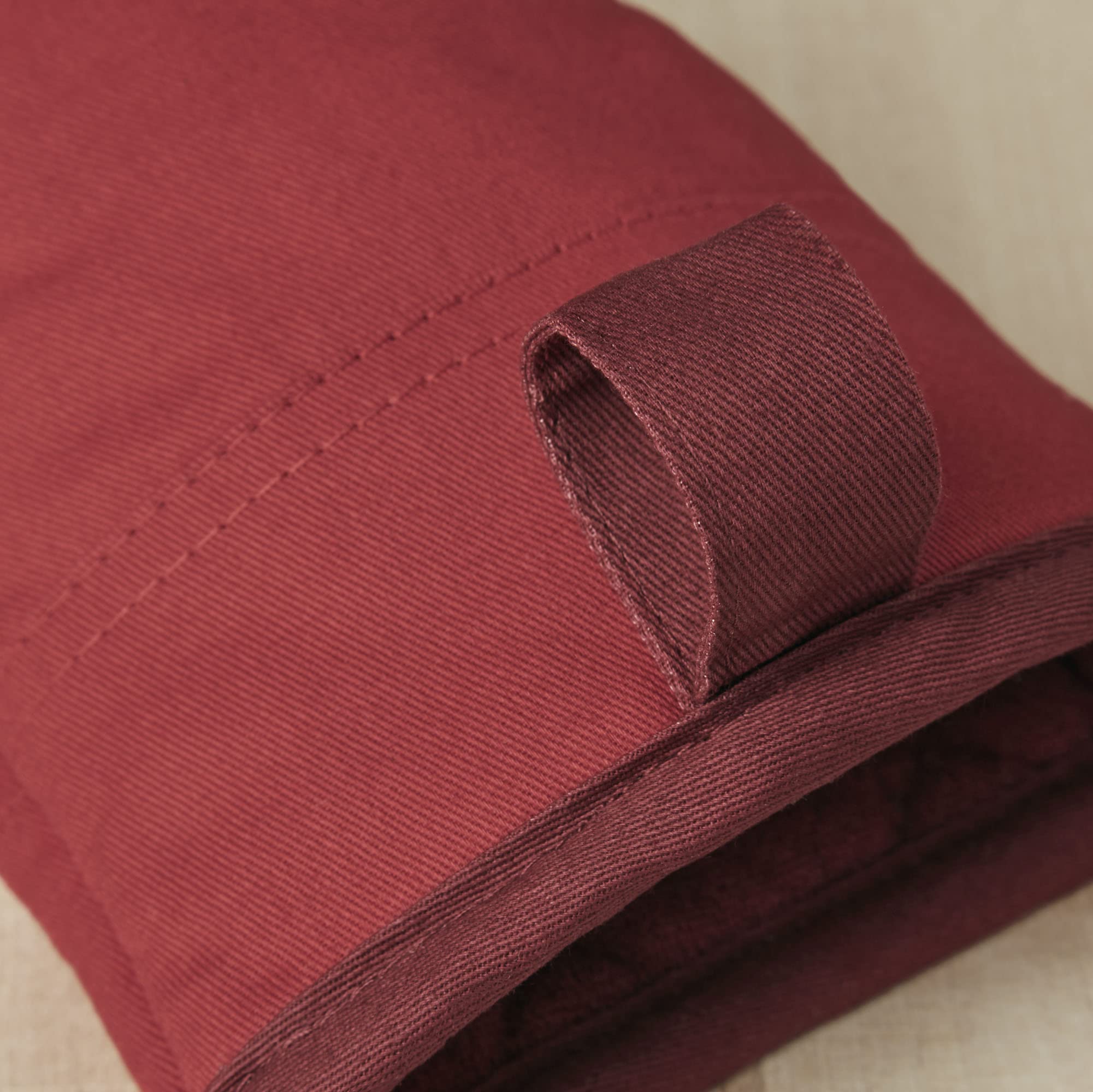 Kitchenaid Beacon Two-Tone Non-Slip Oven Mitt Set, Passion Red/Bordeaux, 5.75''X13'', 2 Piece