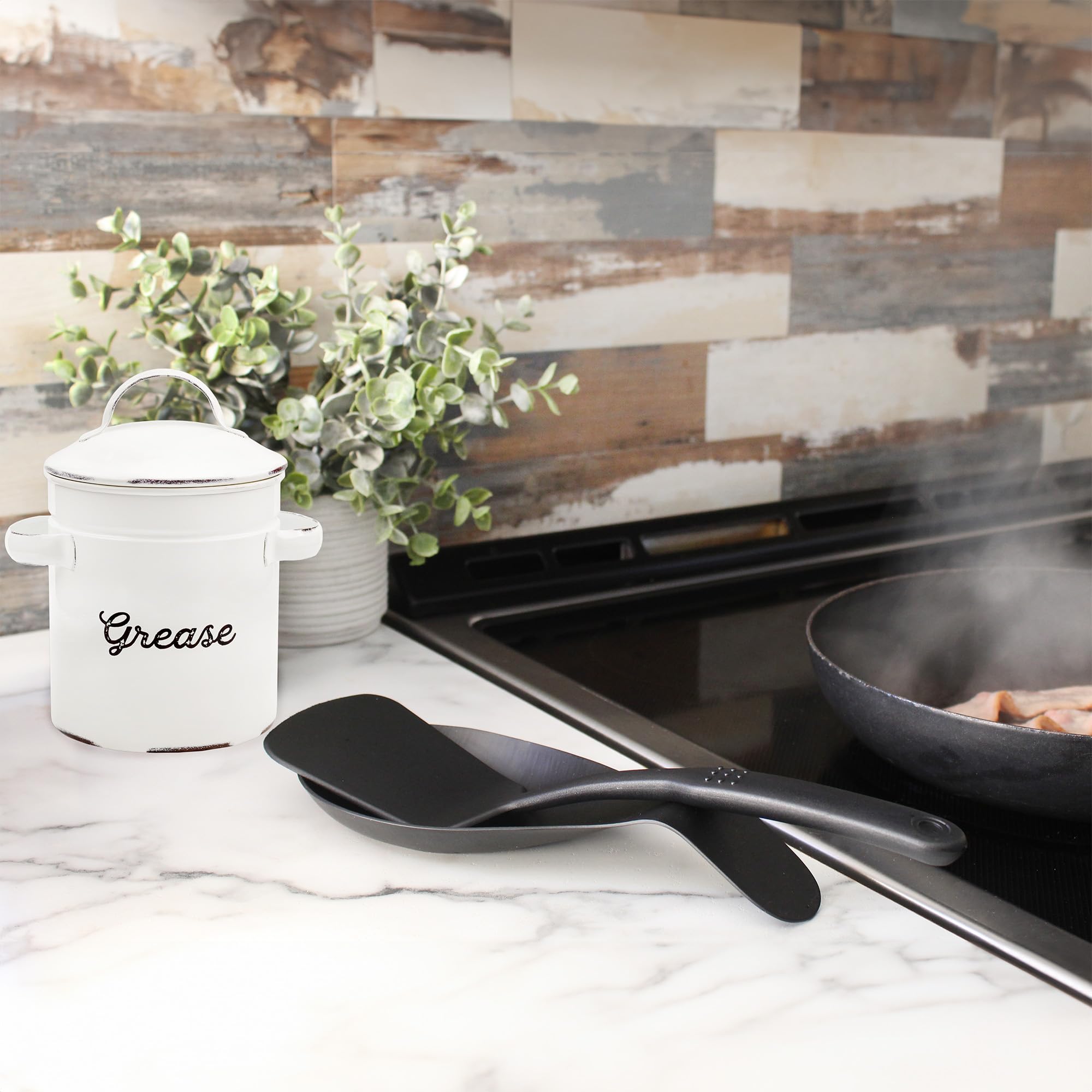 Auldhome Enamelware Grease Container With Strainer, Farmhouse Style Kitchen Storagetin, Labeled ''Grease''