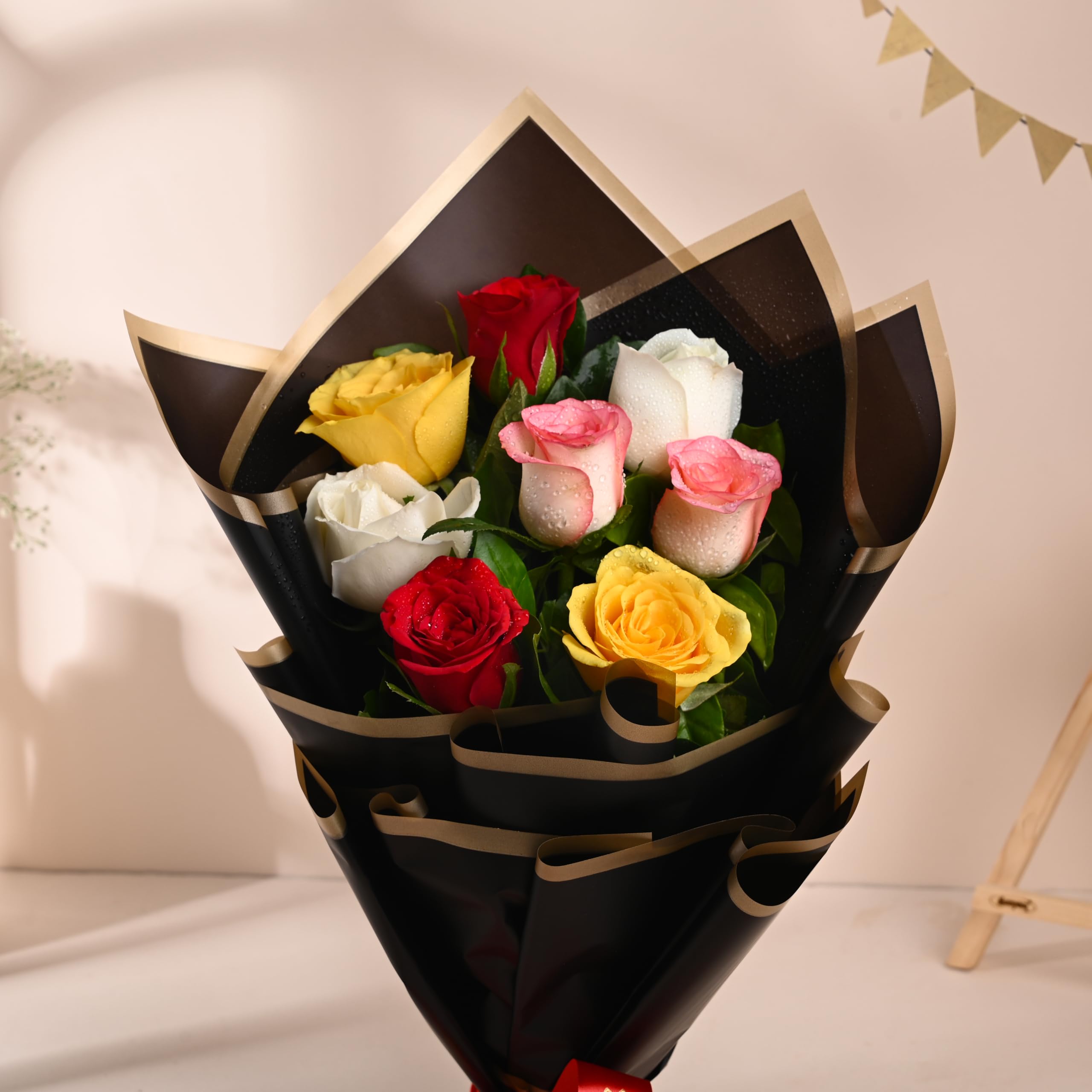 Floweraura Fresh Live Flower Bouquet Of 8 Mix Roses Flowers For Birthday Gift, Anniversary Gift, Wedding Gift, MotherS Day Gift