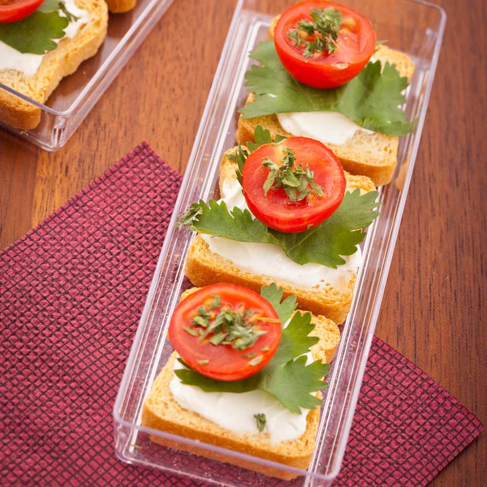 Restaurantware 5.2 X 1.8 Inch Mini Tasting Plates 100 Disposable Rectangle Plastic Plates - Durable Stylish Clear Plastic Hors D