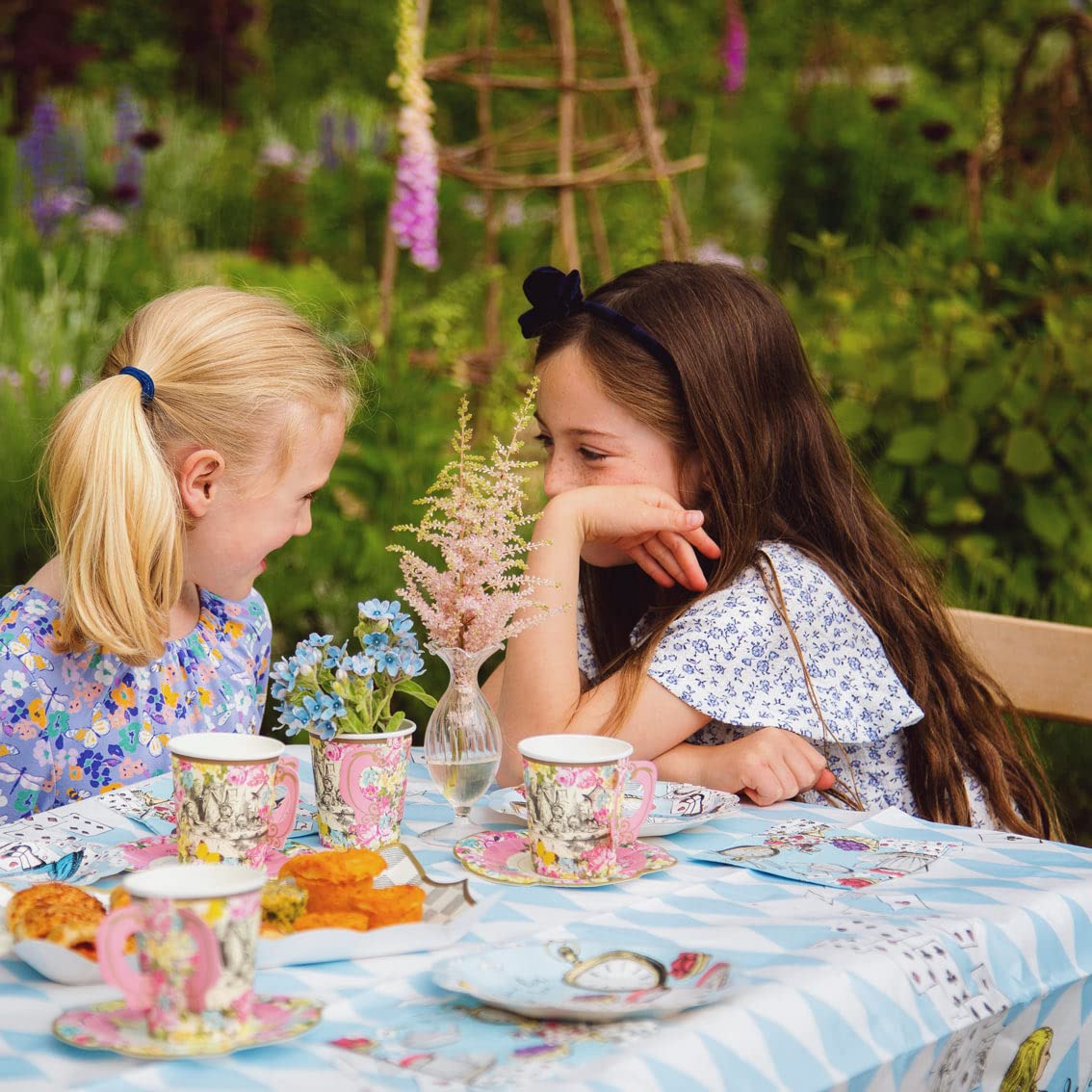 Talking Tables Truly Alice Alice In Wonderland Mad Hatter Party Cup Set With Handle And Saucers In 3 Designs For A Tea Party Or