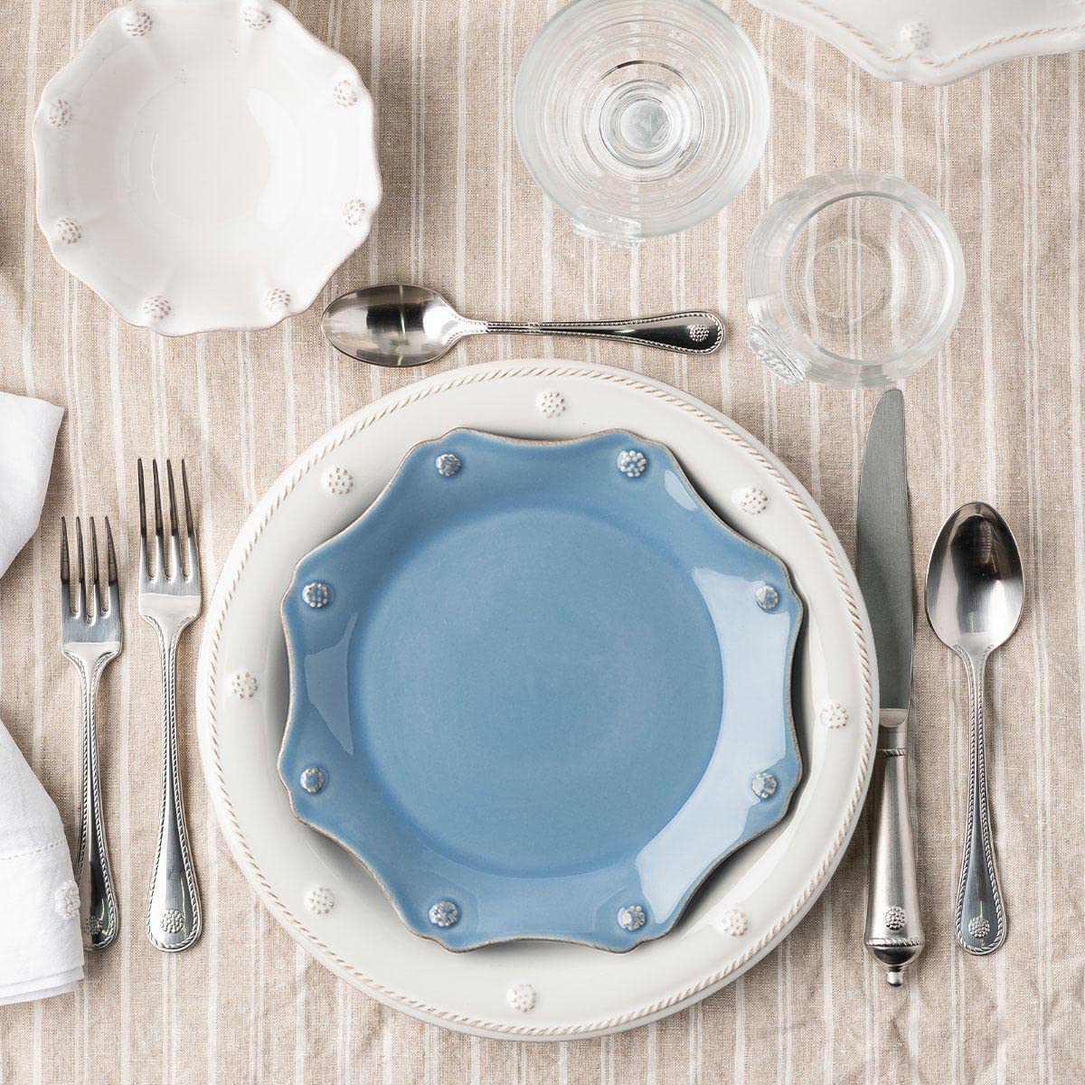 Juliska Berry & Thread Scallop Dessert Salad Plate - Chambray
