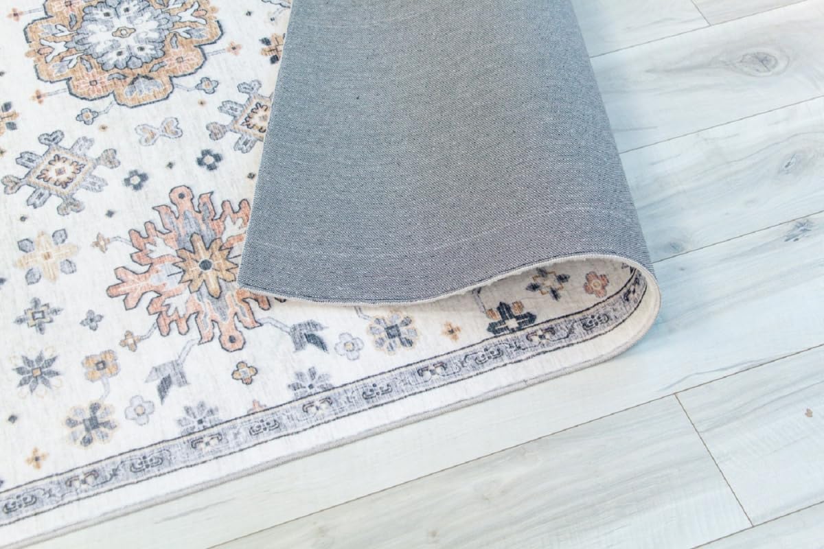 HomeRoots 530565 7 x 10 ft. Floral Area Rug Gray & Gold