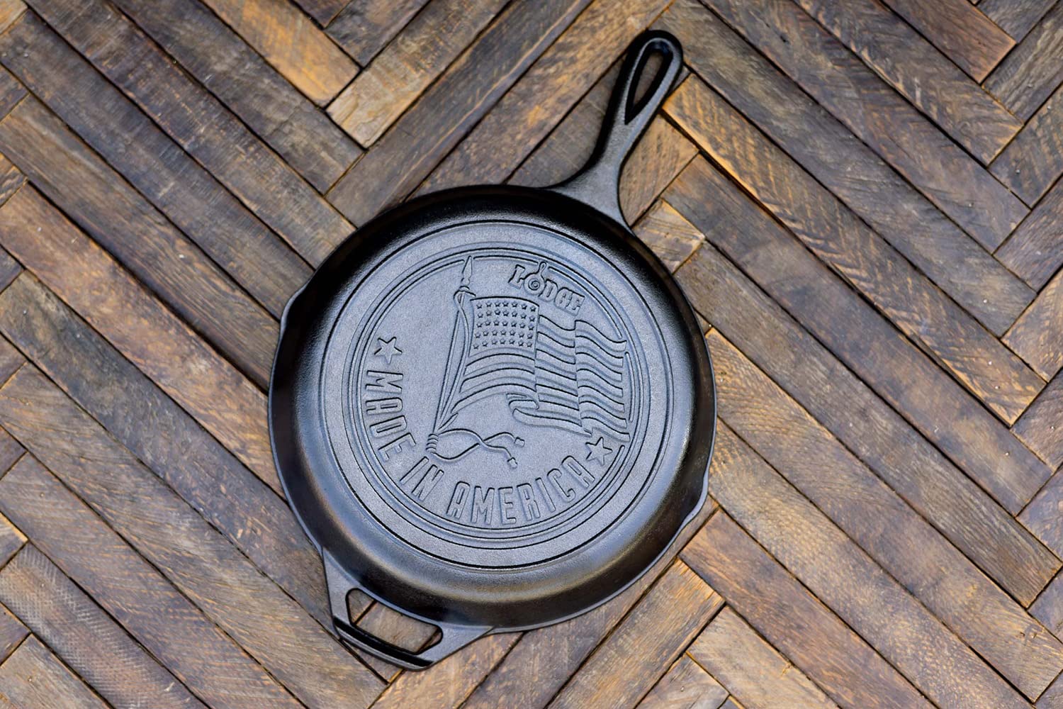 Lodge Cast Iron 10.25'' Skillet With American Flag Design