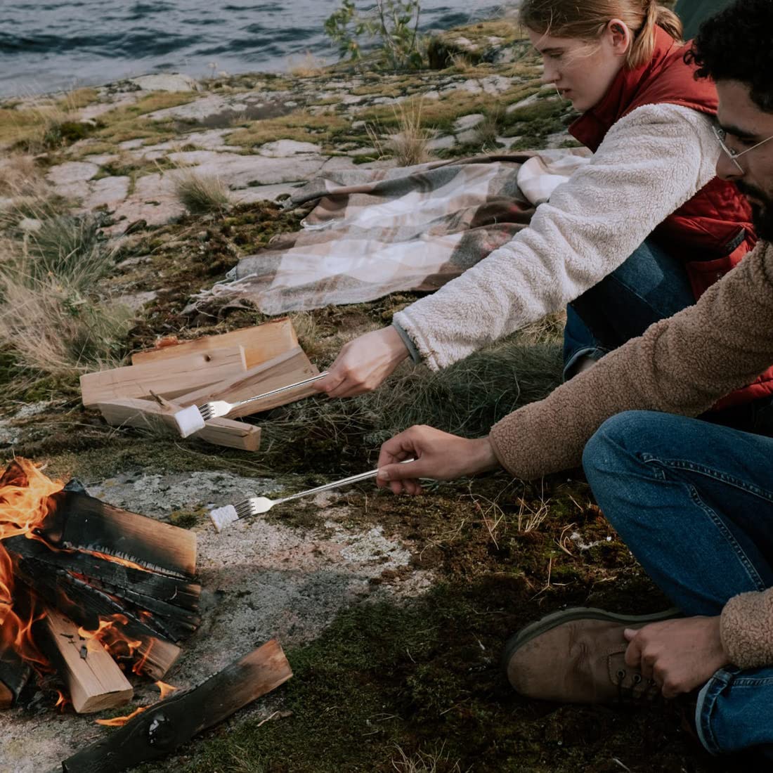 Atqik 2Pcs Extendable Fork,Telescopic Stainless Steel Dinner Long Forks Extends To 25 Inches,Bbq Fruit Dessert Long Handle Fork