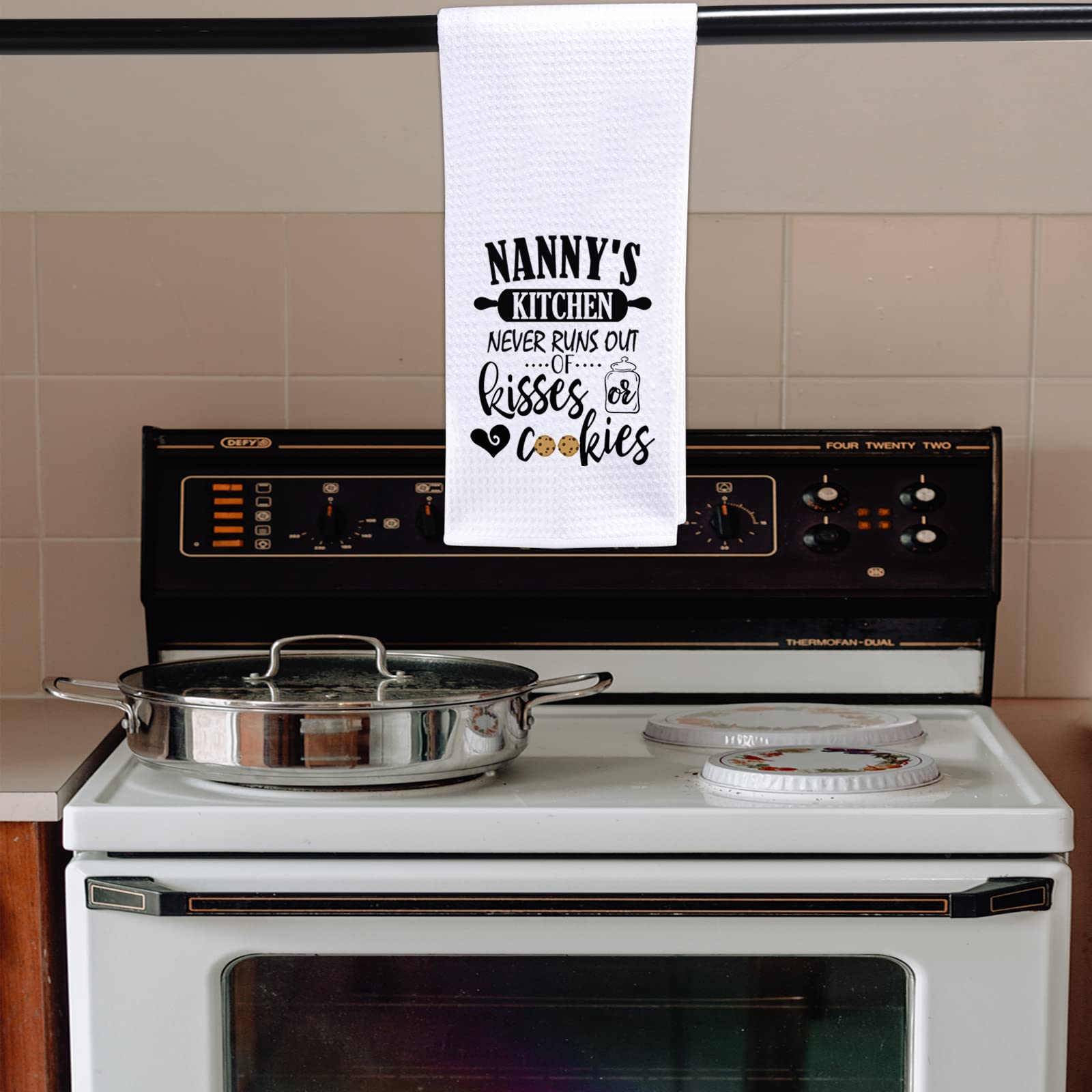 Pofull Nanny'S Kitchen Tea Towel Nanny Gift Nanny'S Kitchen Never Runs Out Of Kisses And Cookies Dish Towel (Nanny Towel)