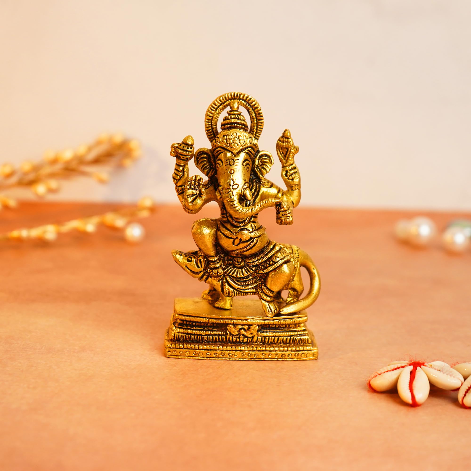Shreeyaash Brass Ganesha Sitting On Rat Bhagwan Idol Ganesh Ganpati Statue For Home Decoration (4 Inch, Golden)