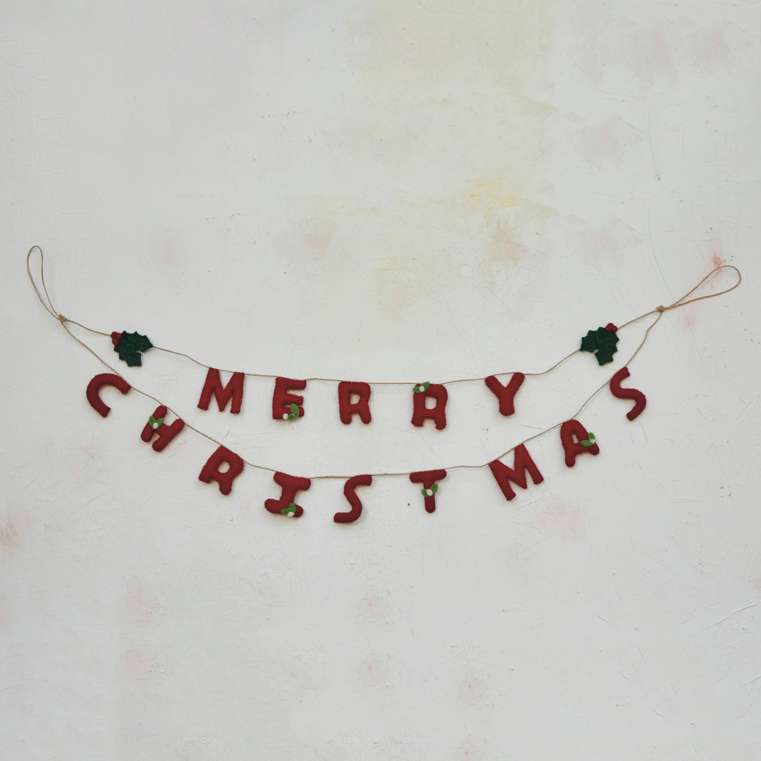 Creative Co-Op Handmade Wool Felt Garland with Holly Leaves and Berries Merry Christmas, Red and Green