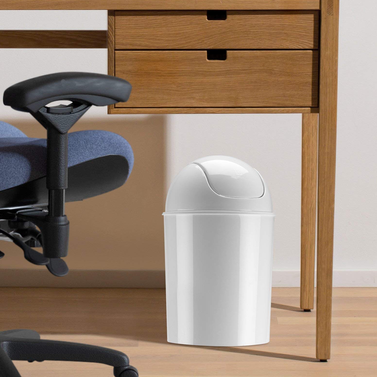 Umbra Mini Waste Can 1-1/2 Gallon With Swing Lid, White, 1