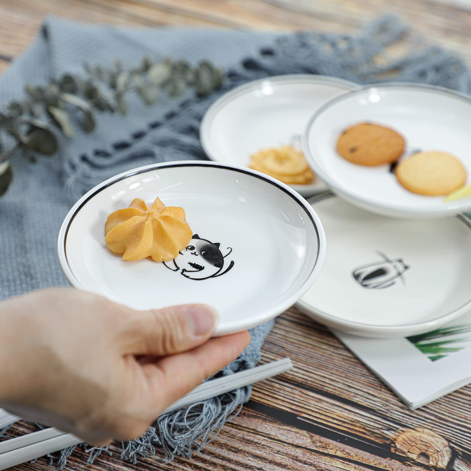 WAIT FLY 5 Inches Funny Dog and Cat Pattern with Brush Strokes Ceramics Seasoning Dishes/Tea Bag Holders/Ketchup Saucer/Appetizer Plates/Seasoning Dipping Bowls  Set of 4