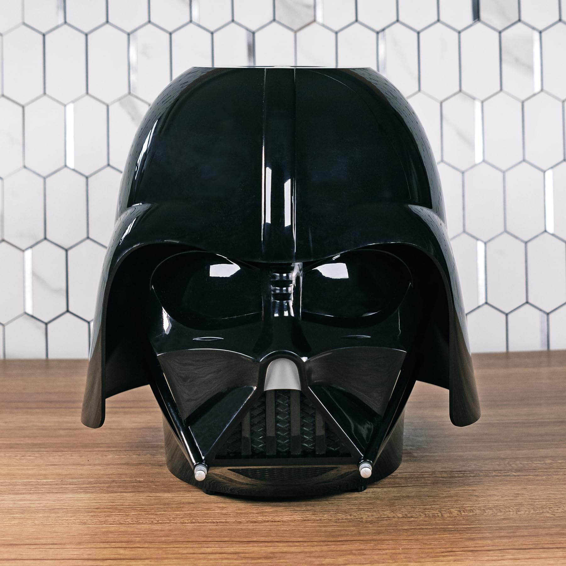 Uncanny Brands Darth Vader Helmet Popcorn Maker- Star Wars Kitchen Appliance