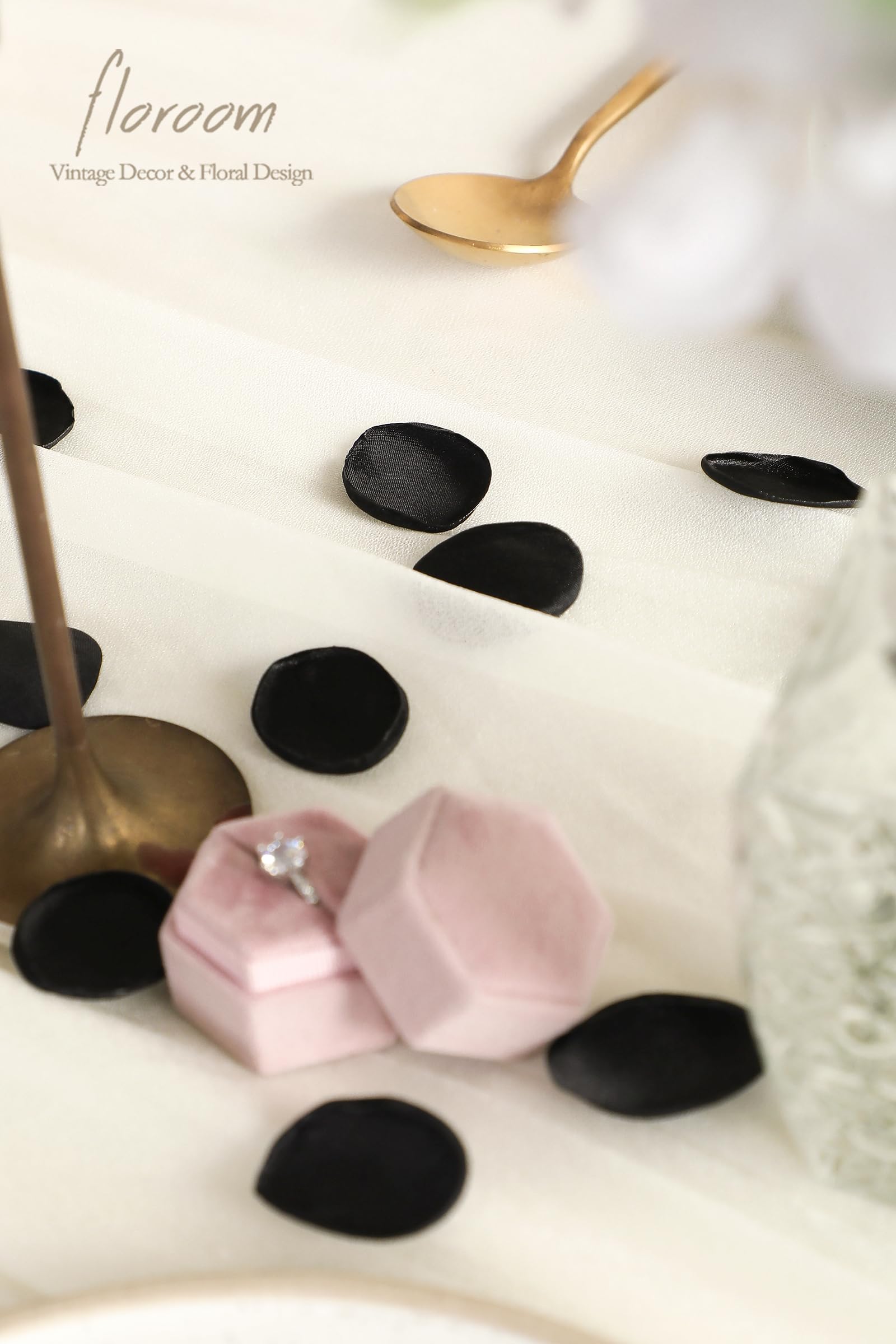 Floroom 300Pcs Silk Rose Petals Black Flower Petals For Wedding Flower Girl Basket Aisle Scatter Dinner Table Centerpieces Party