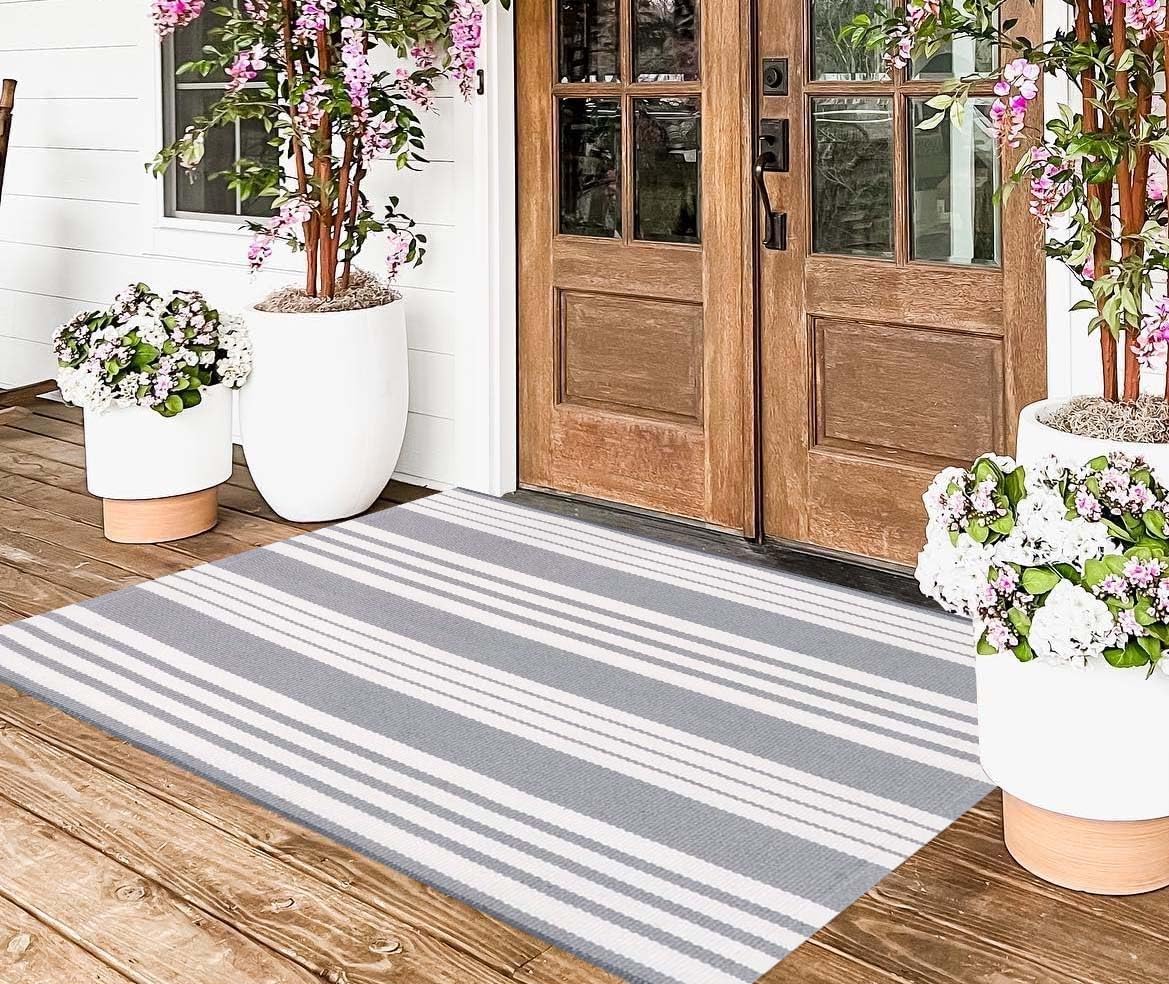 BUAGETUP Grey and White Outdoor Rug 3x 5 Hand-Woven Cotton Washable Rug Striped Front Porch Rug Machine Washable Indoor/Outdoo