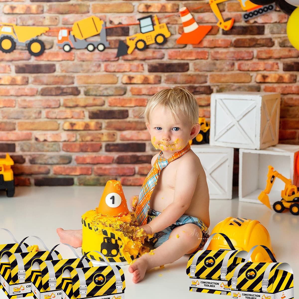 Cieovo 24 Pack Construction Party Goodie Favor Box, Construction Truck Candy Treat Bags Gift Boxes With Handles For Construction