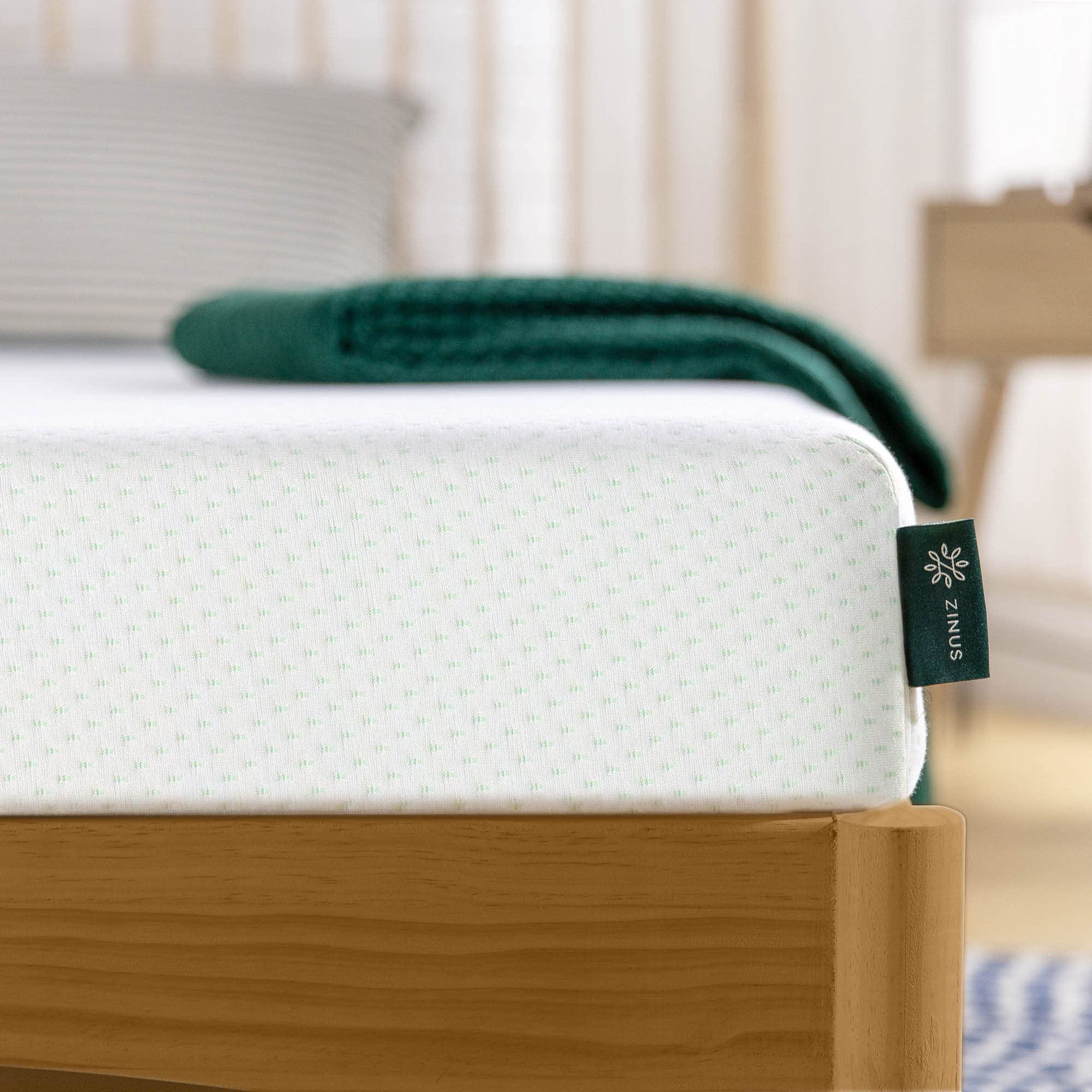 Zinus 5 Inch Memory Foam Mattress, Twin, Fiberglass Free, Bunk Bed, Trundle Bed, Day Bed Compatible, White