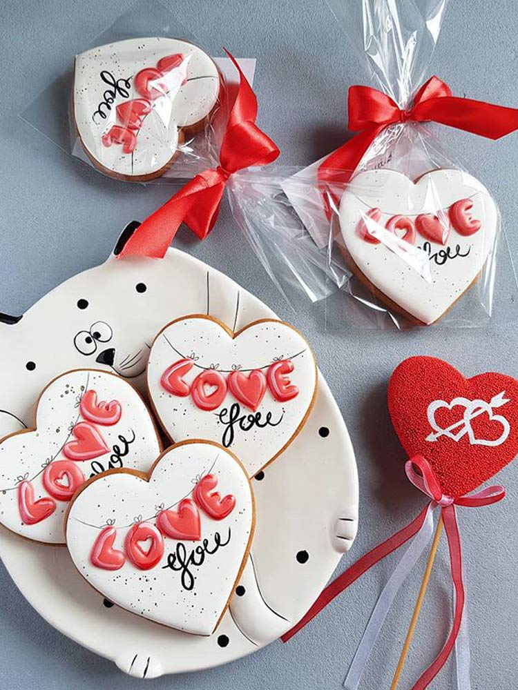 Heart Cookie Cutter Set - 5 Piece - 4'', 3 2/5'', 2 3/4'', 2 1/5'', 1 5/8'', Heart Shaped Biscuit Cutters
