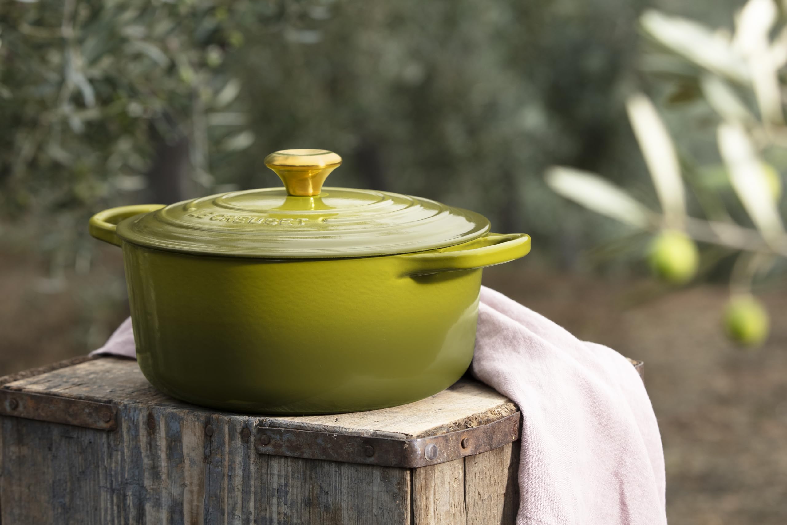 Le Creuset Enameled Cast Iron Signature Round Dutch Oven, 5.5 Qt., Olive