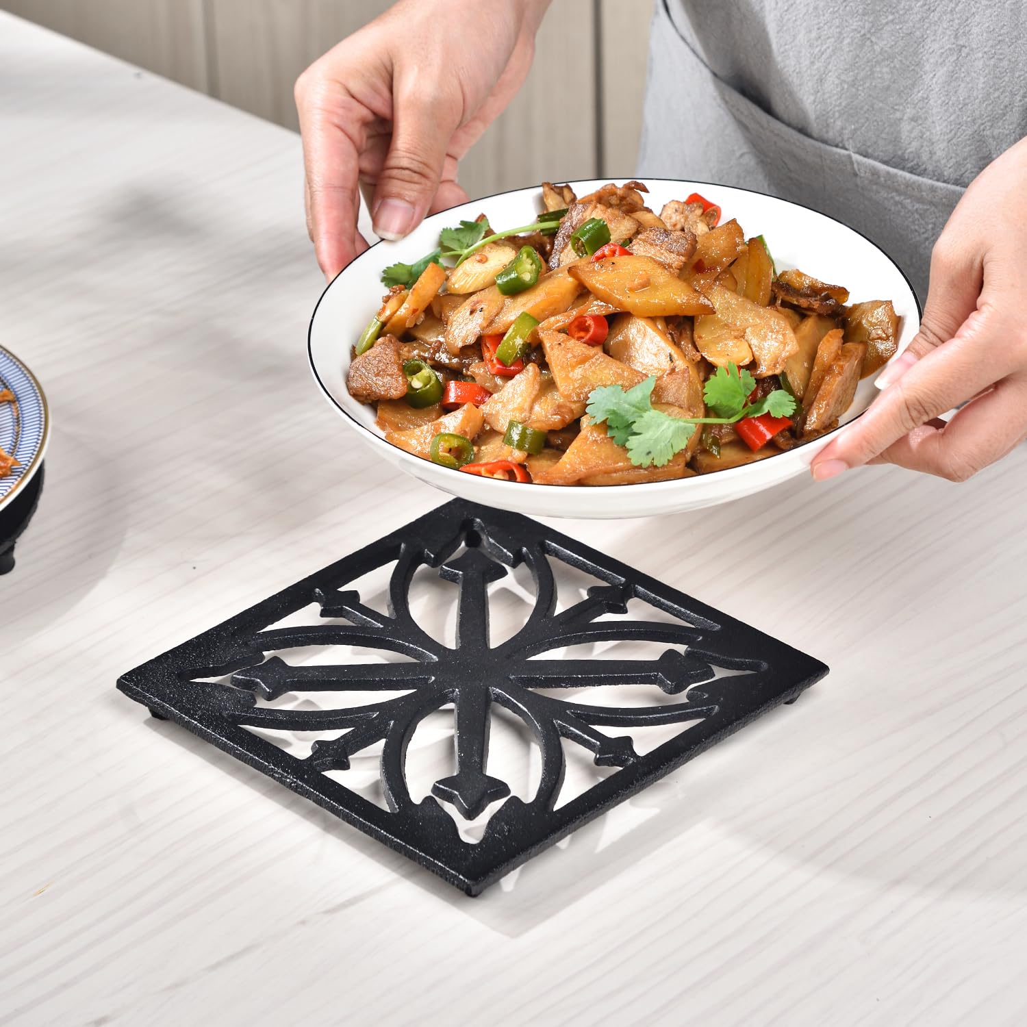 Sungmor Heavy Duty Cast Iron Square Metal Trivet,Rustproof Black Racks Stands Holders For Hot Pans Or Teapot,Kitchen Or Dinning