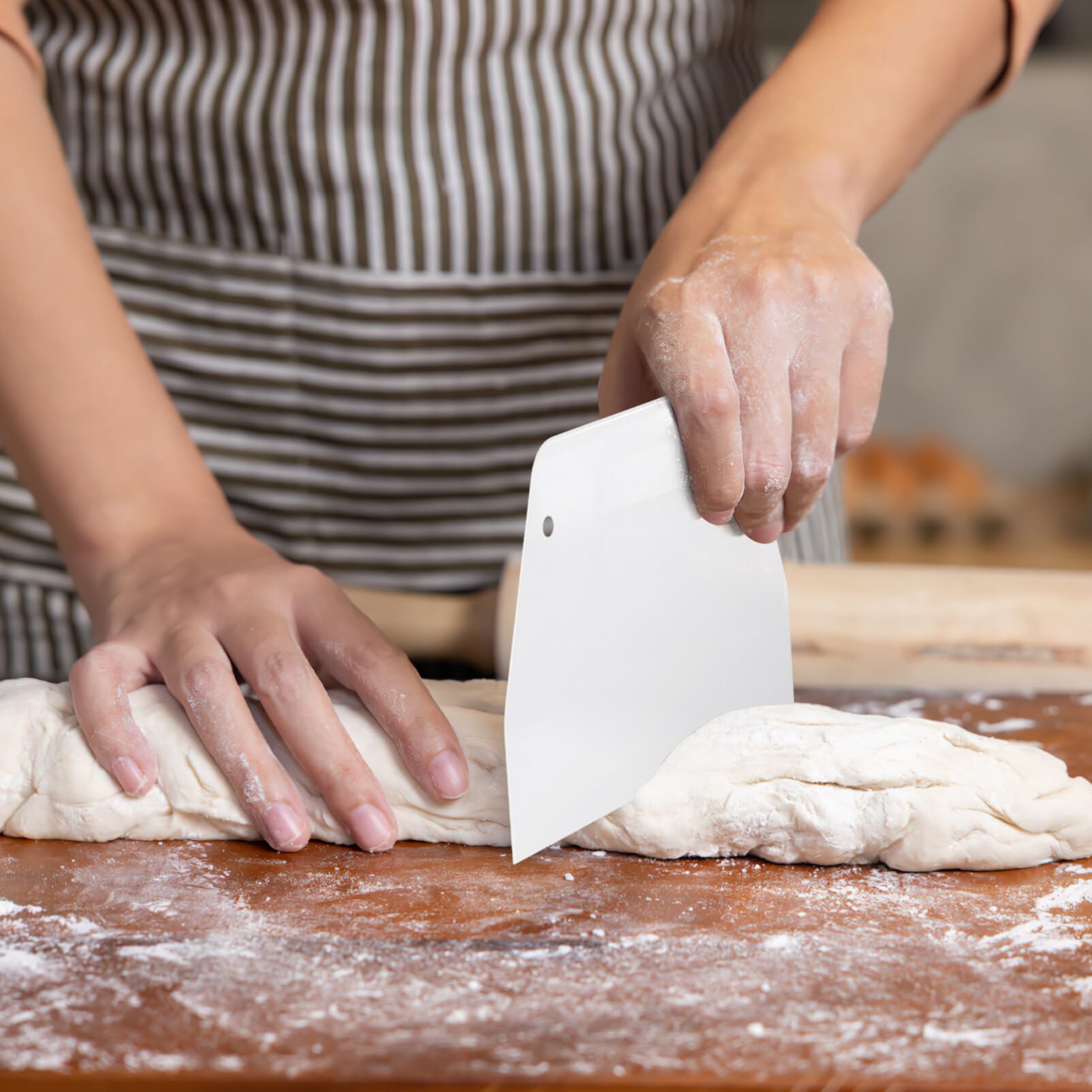 Yarnow Bench Scraper 2 Pcs Plastic Dough Scrapers, Multipurpose Food Scrappers, Food- Grade Bench Scrapers For Dough Cake Bread