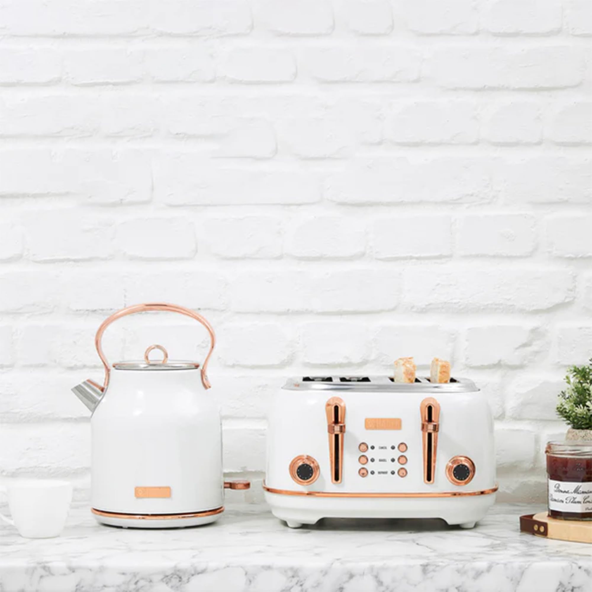 Haden 75089 Heritage 17 Liter Stainless Steel Body Countertop Retro Electric Kettle With Auto Shutoff & Dry Boil Protection (Ivo