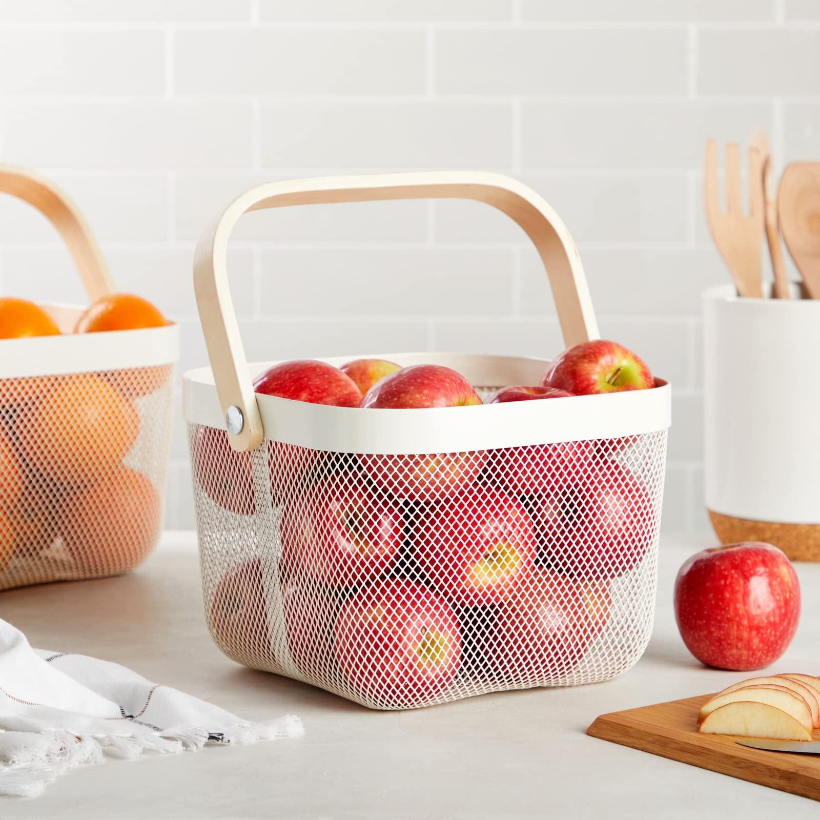 Juvale 4 Pack Square Metal Mesh Fruit Basket With Wooden Handle For Kitchen, Pantry Storage And Organization (9.5 X 7 In, White)