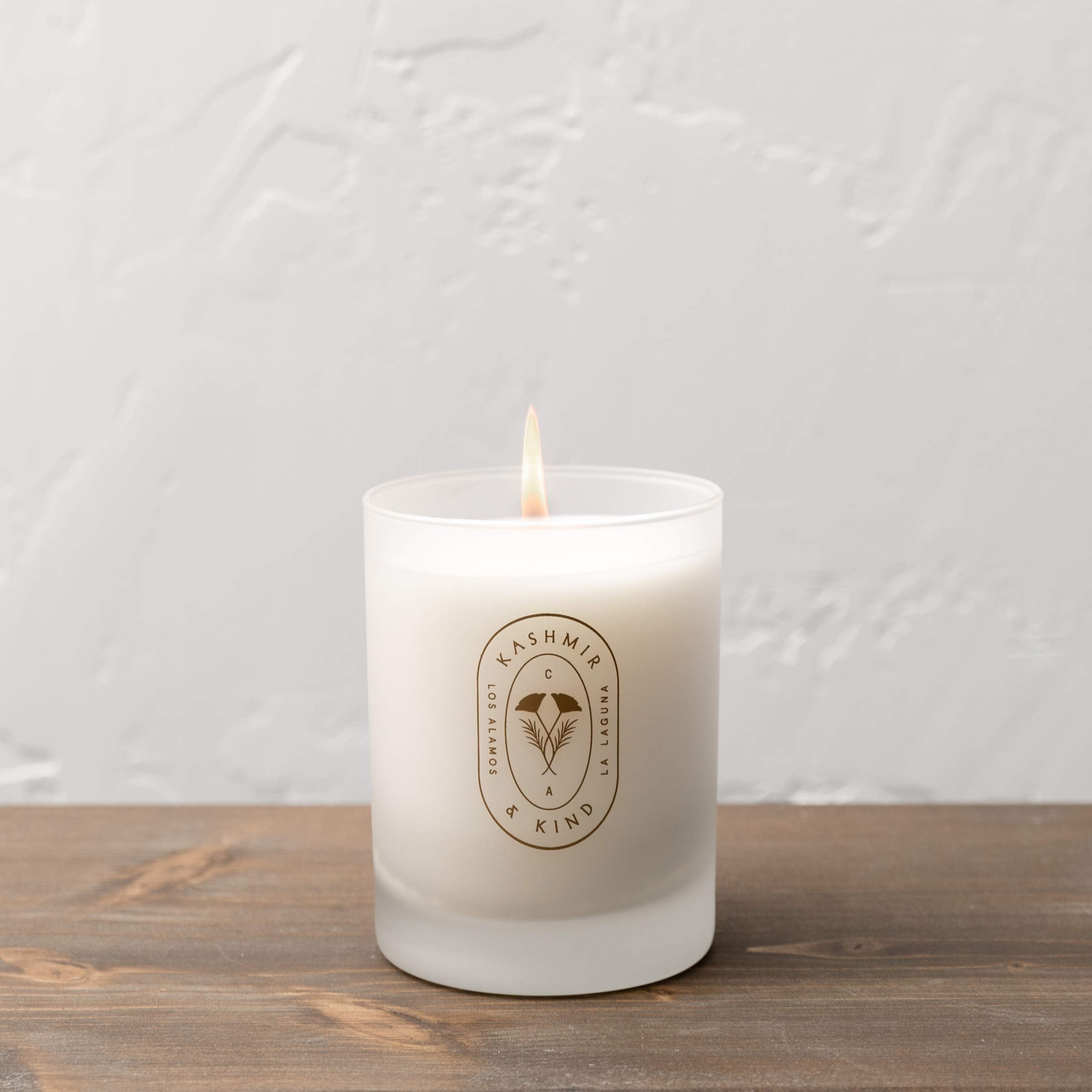 KASHMIR & KIND Luxury All Natural Soy Wax Candle, Signature Scented - California Silk Road, Nontoxic 14 oz Long Lasting Hours