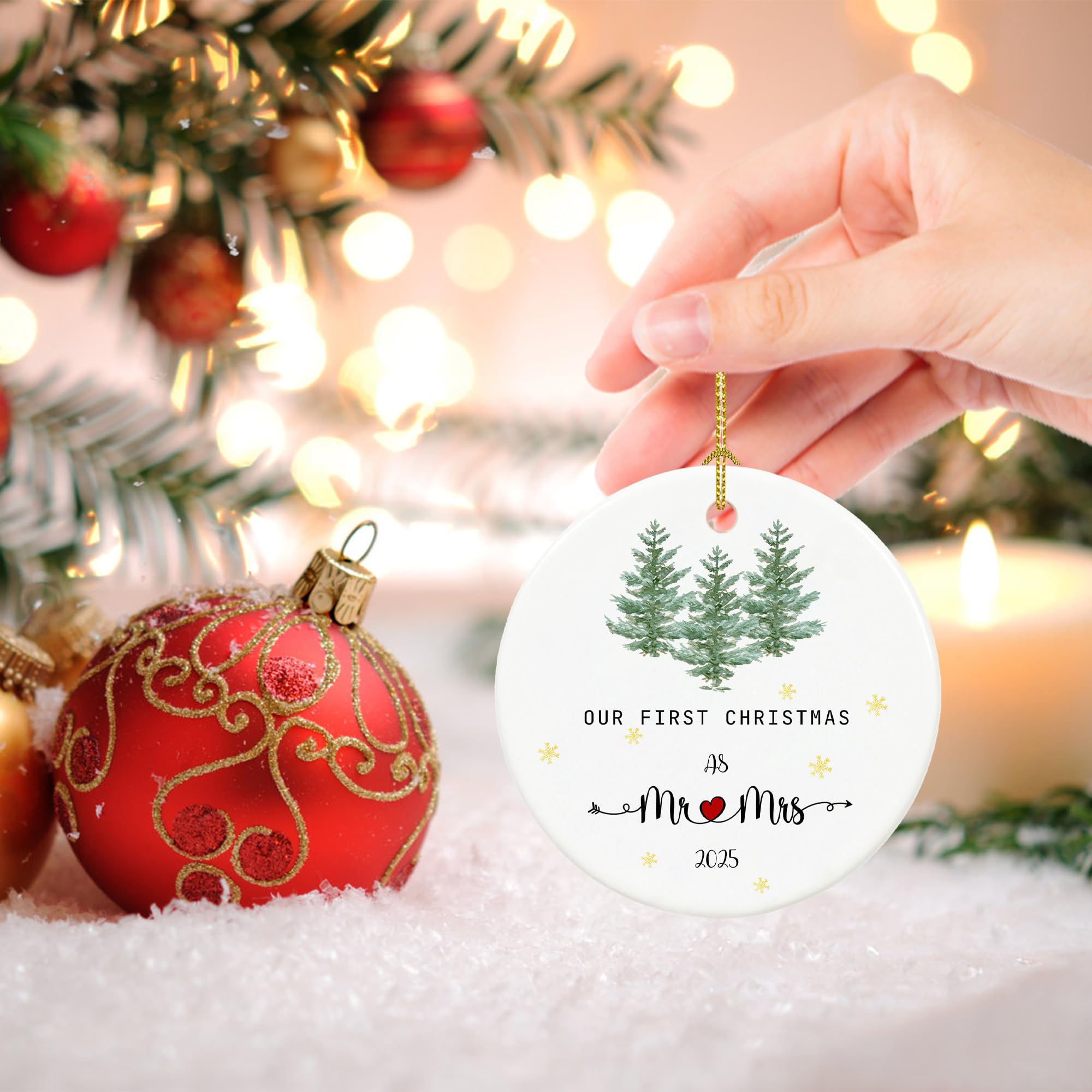 Chiranrise Hanging Ornament, First Christmas Married 2024, 2.9'' Ceramic Newlywed Keepsake, Mr & Mrs Christmas Ornament, Wedding