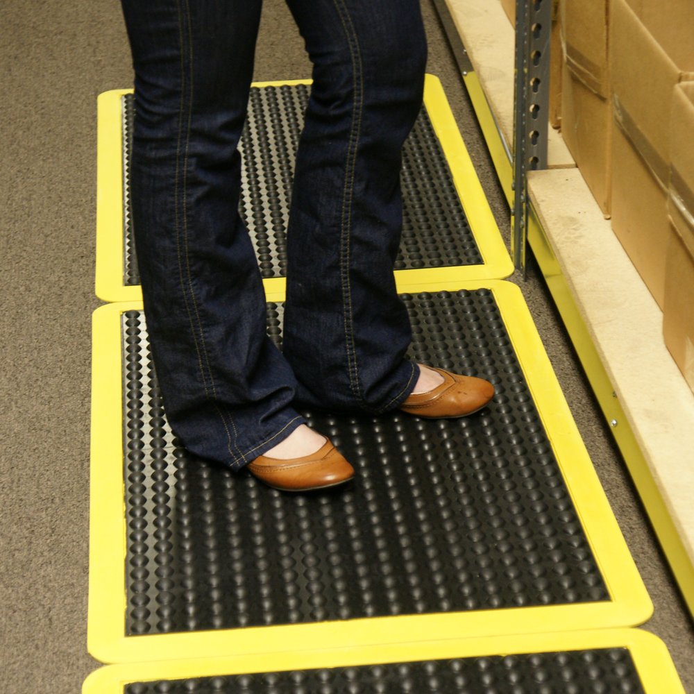 Rubber-Cal 03_184_Zwbk Bubble Top Anti-Fatigue Rubber Floor Mat, 5/8 X 2' X 3', Black Borders