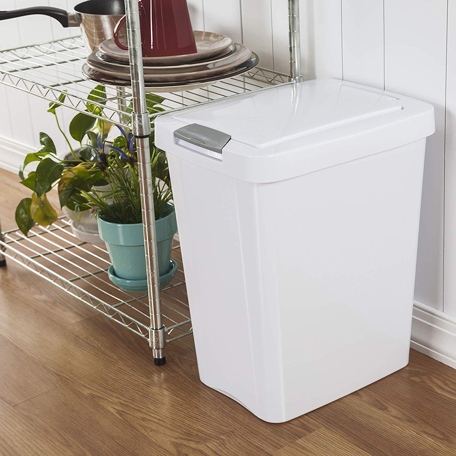 Sterilite 10438004 7.5Gal28L Wht Touch Can, 7.5 Gallon, White
