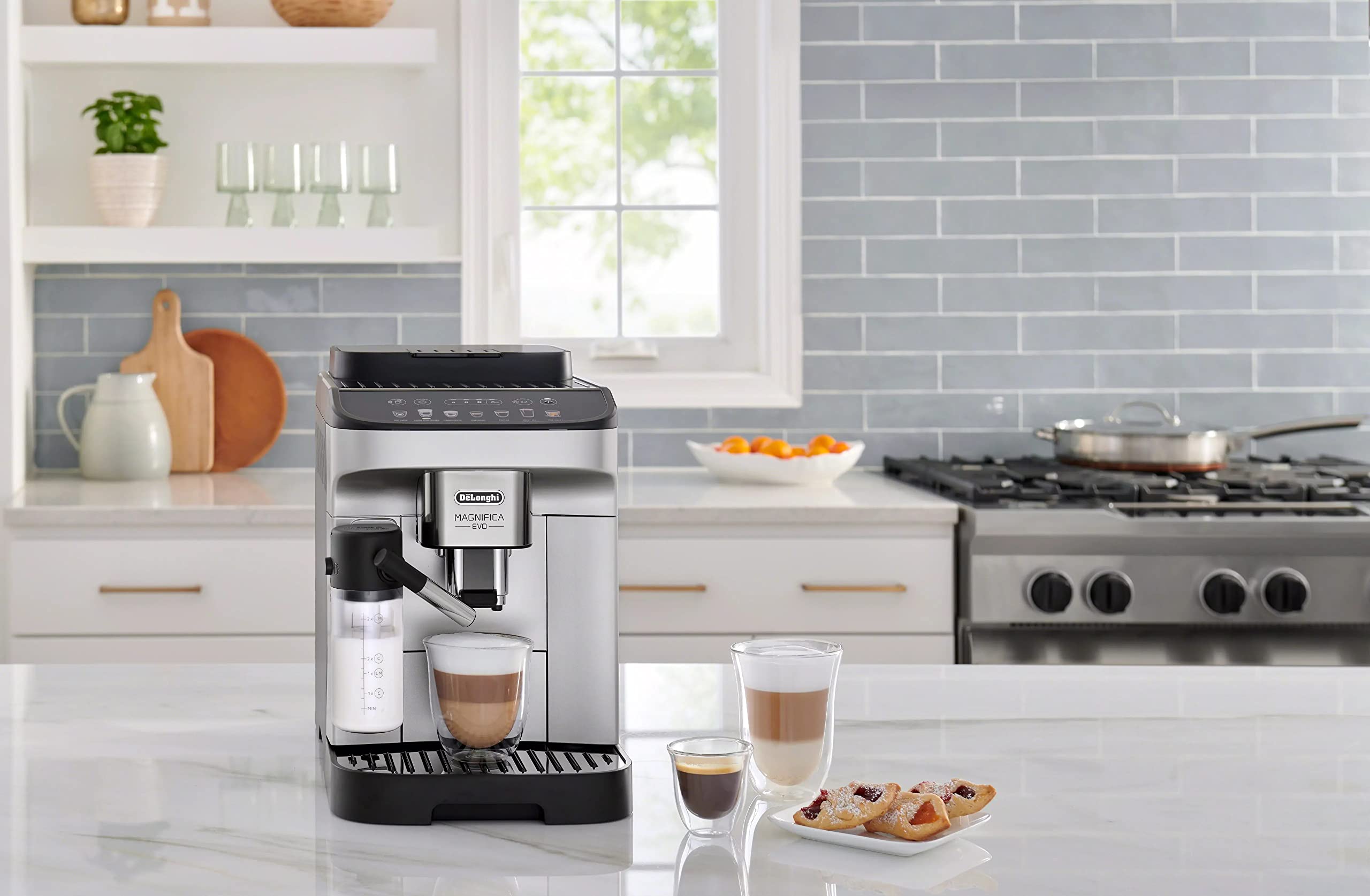 De'Longhi Magnifica Evo With Lattecrema System, Fully Automatic Machine Bean To Cup Espresso Cappuccino And Iced Coffee Maker, C