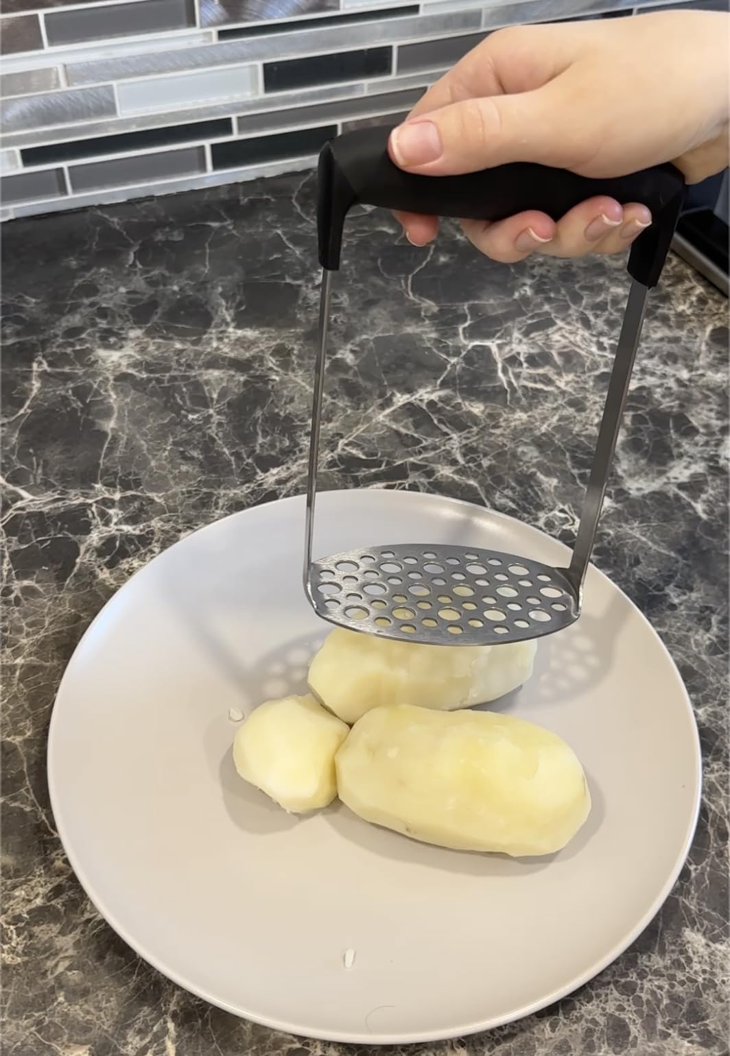 Potato Masher, Heavy Duty Mashed Potatoes Masher, Stainless Steel Professional Metal Masher Kitchen Tool