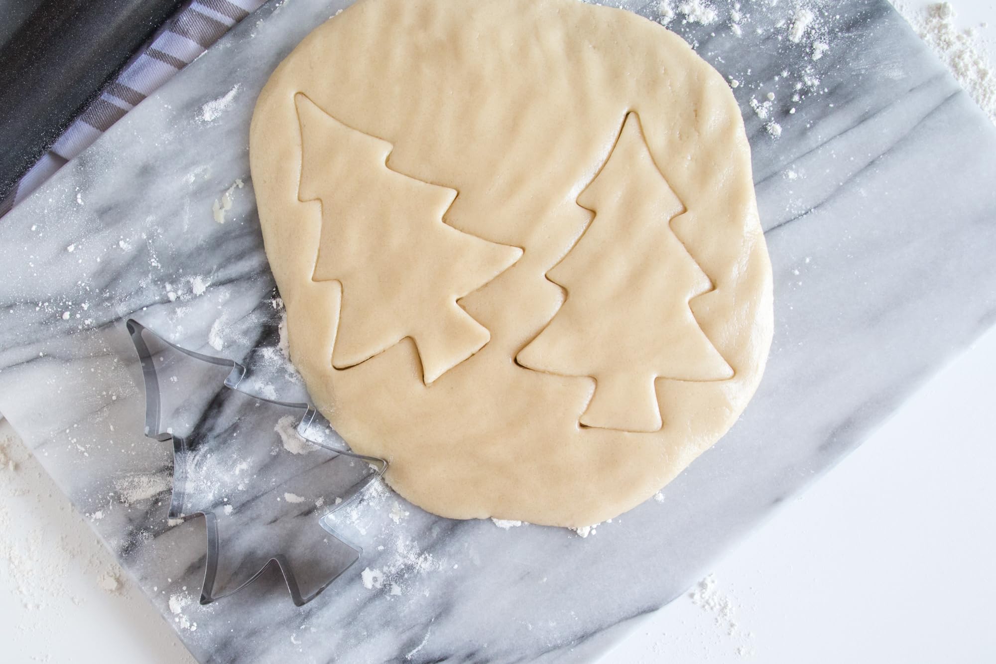 Fox Run Christmas Tree Cookie Cutter, 5-Inch, Stainless Steel