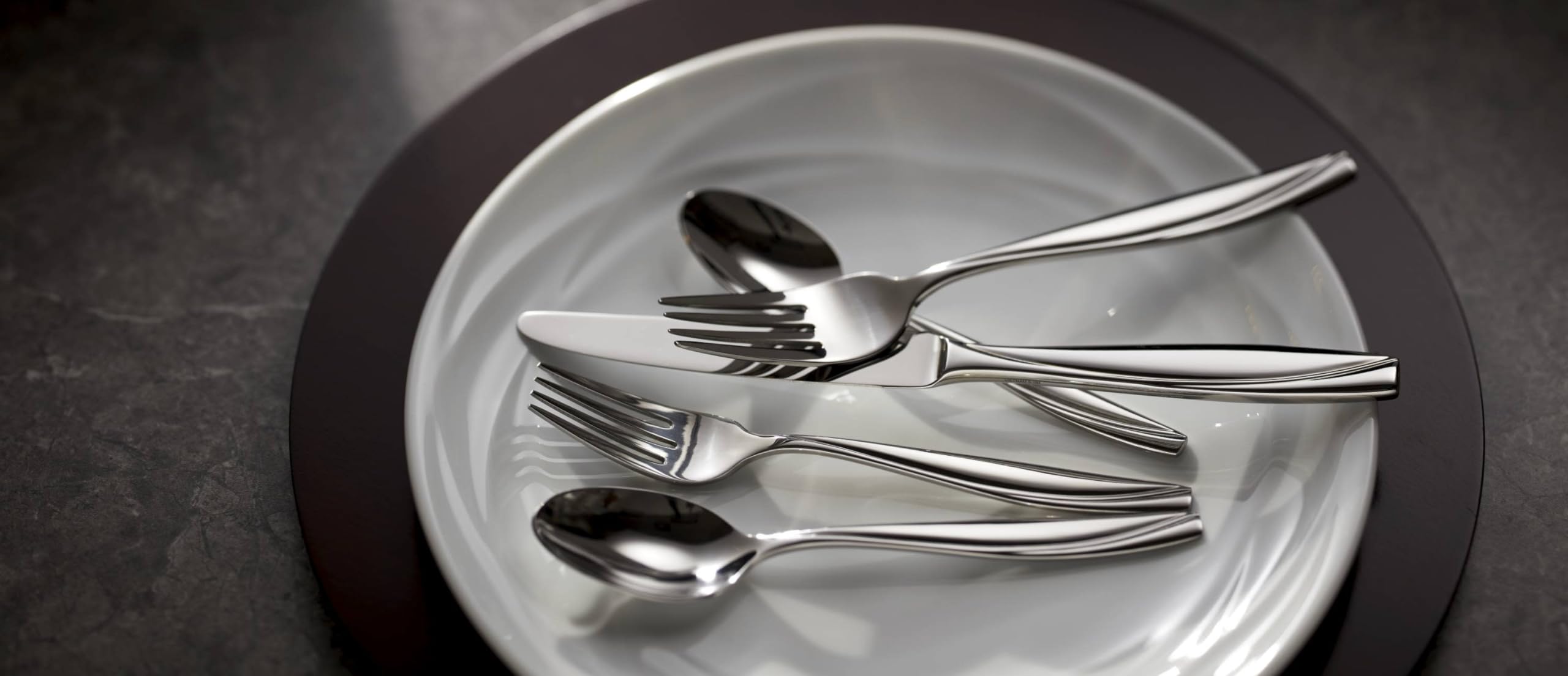Oneida Camlynn Mirror 45 Piece Casual Flatware Set, 18/0 Stainless, Service For 8,Silver