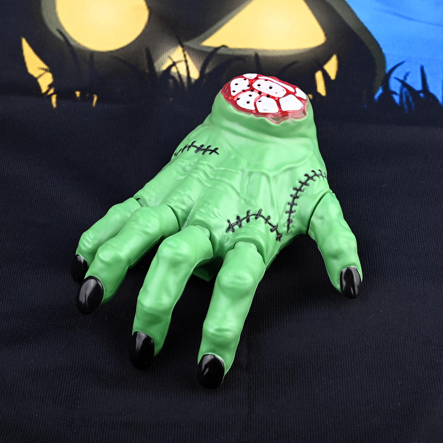 QNGCOLRCY Halloween Animatronic Crawling Thing Hand - Sound-Activated Creepy Motion & Effects for Haunted House, Wednesday Costu