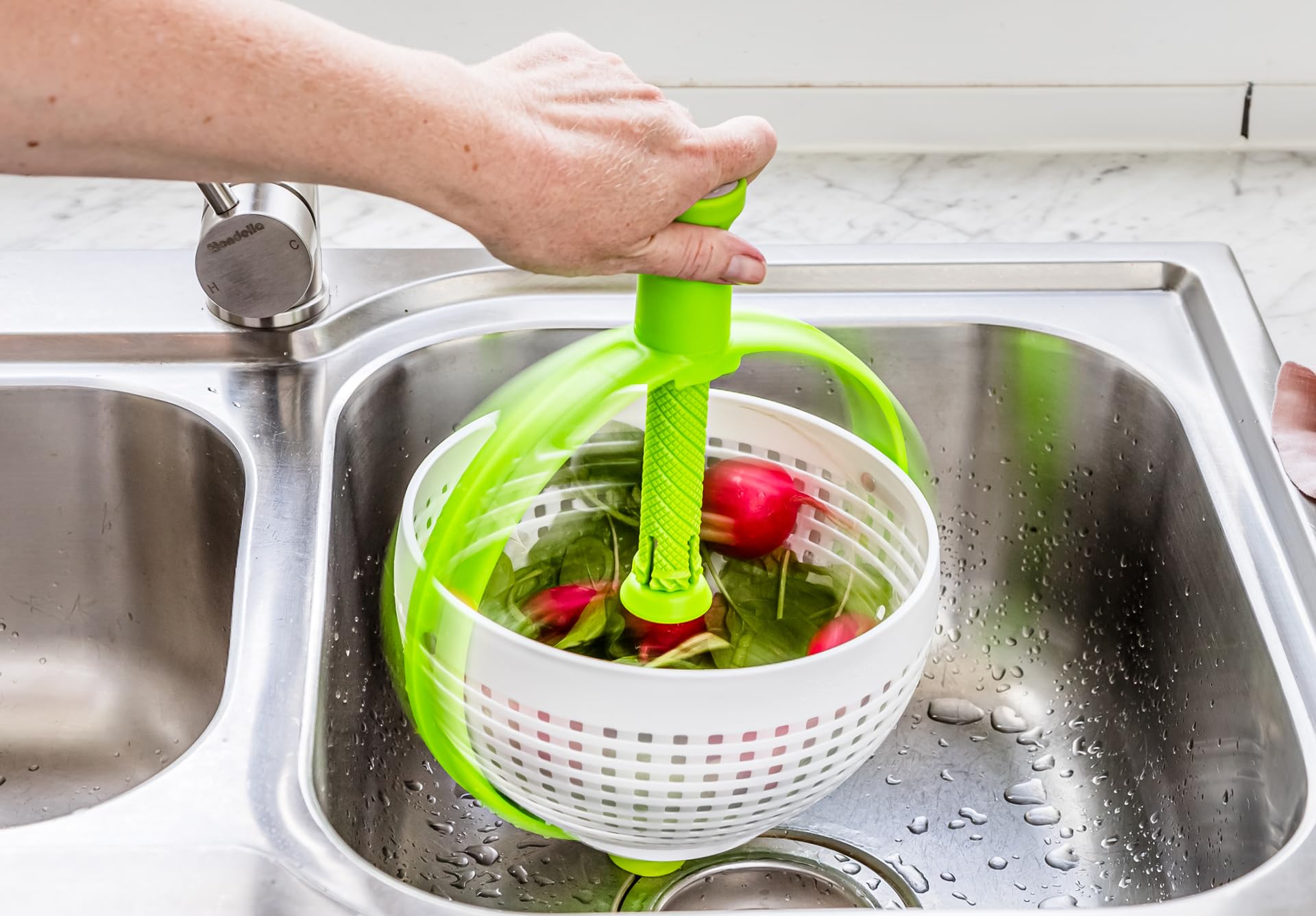 Dreamfarm Spina Original 2-In-1 Easy-To-Use Salad Spinner & Colander Strainer Collapsible Handle Folds To Save Space Easy-Storag
