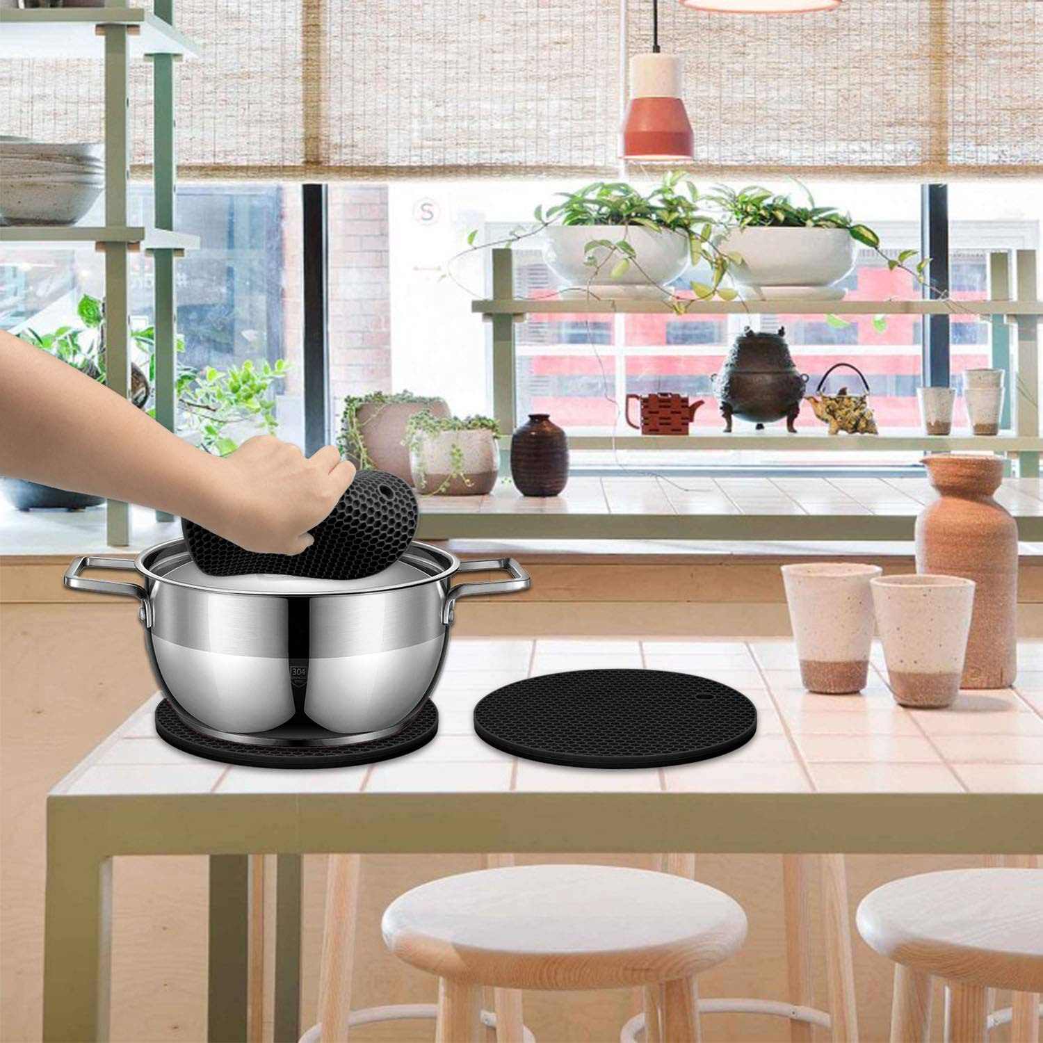 Extra Thick Silicone Trivets Heat Resistant Pot Holder And Oven Mitts,Trivets For Hot Dishes,Nonslip Insulation Honeycomb Rubber