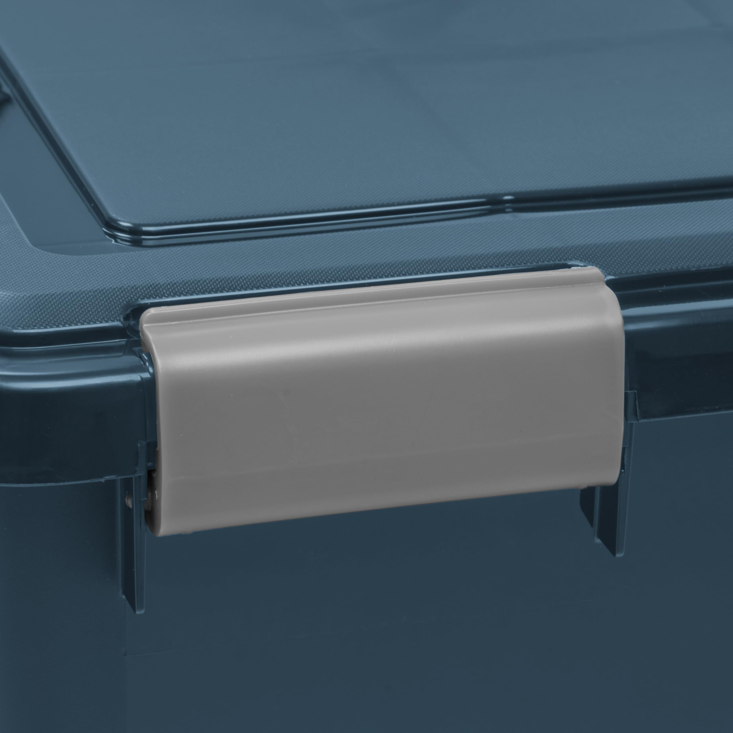 Iris Usa 31 Qt Eco-Friendly Storage Box With Gasket Seal Lid, 4 Pack - Bpa-Free, Made In Usa - Heavy Duty Moving Containers Tigh