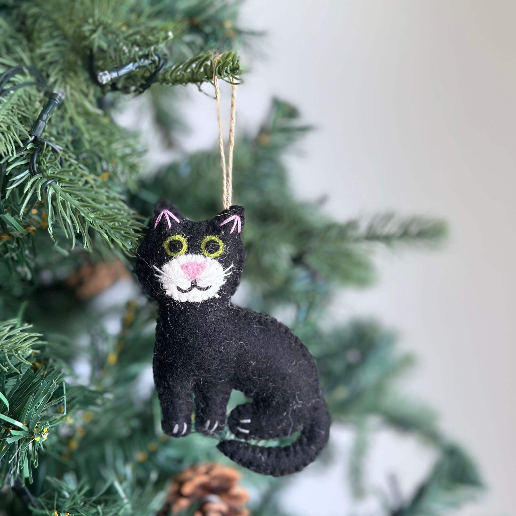 Cat Ornament, Felt Stitched Cat Christmas Ornament, Kids-Friendly Holiday Decor, Cute Cat Ornament Tree Hanging Decoration, Fest