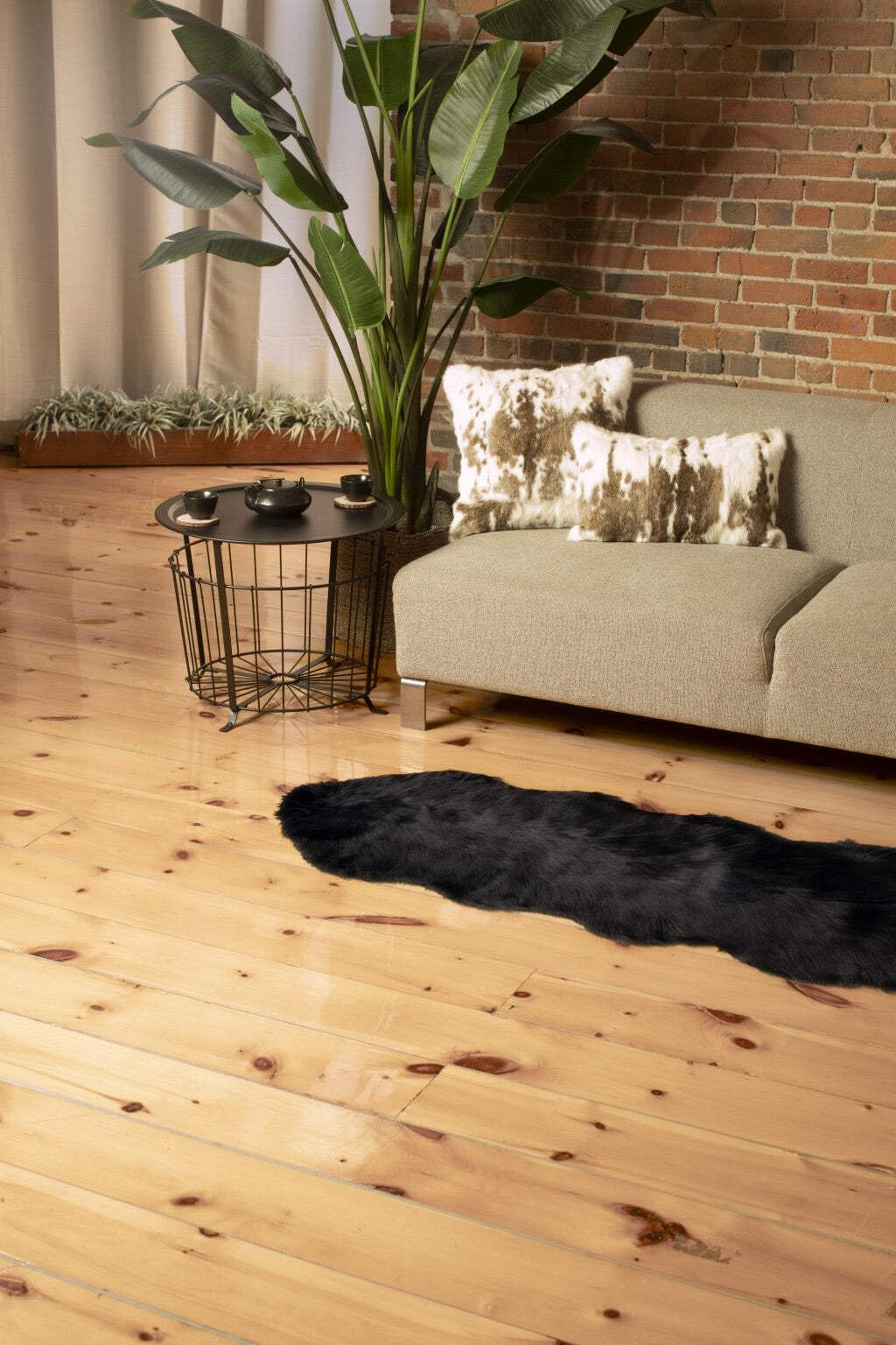 2 X 6 Black Faux Fur Washable Non Skid Area Rug
