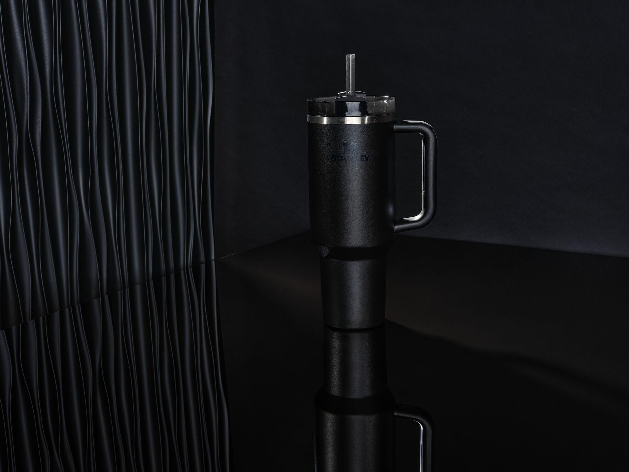 Stanley Quencher H2.0 FlowState Stainless Steel Vacuum Insulated Tumbler with Lid and Straw for Water, Iced Tea or Coffee, Smoot