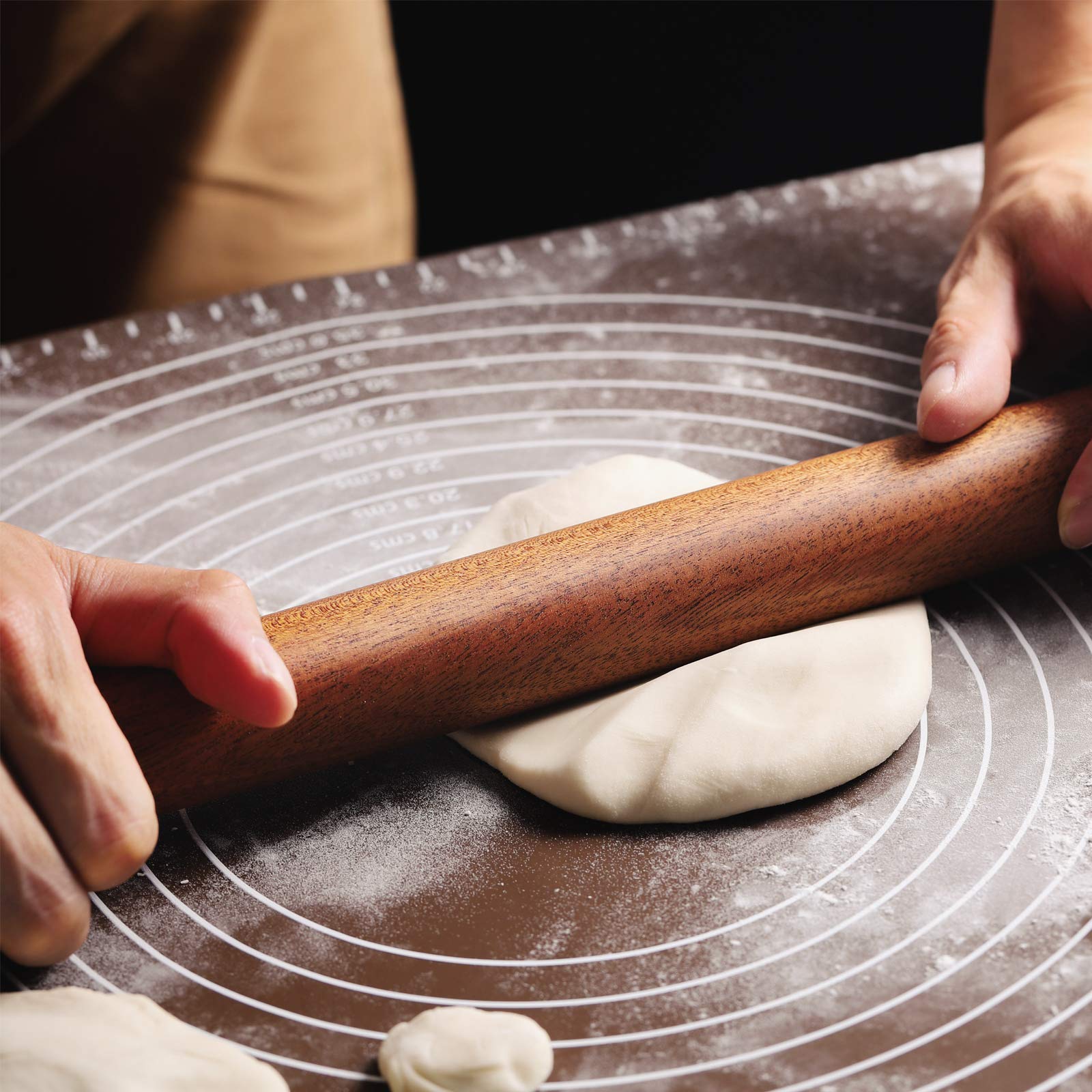 Muso Wood Sapele Wooden Dowel Rolling Pin For Baking,Tapered Roller For Fondant, Pie Crust, Cookie, Pastry (Dowel 15-3/4Inch)